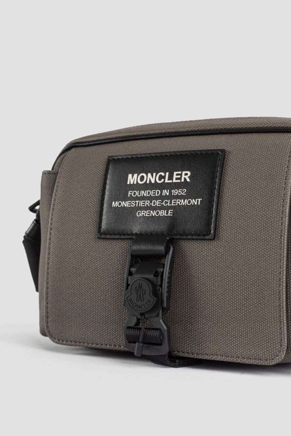 Moncler Logo Patch Zip-up Shoulder Bag in Black for Men | Lyst