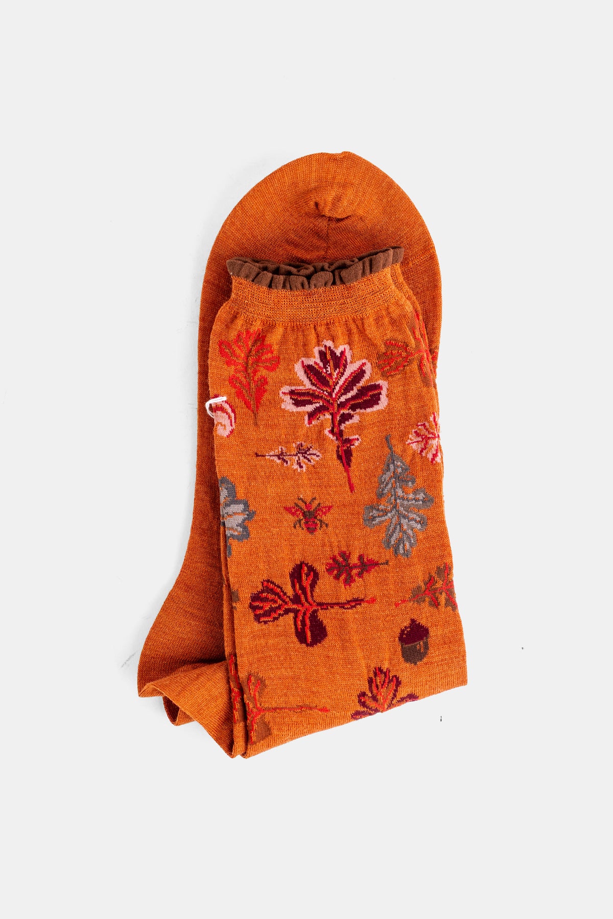 Antipast chaussettes femme terracotta imprimé glands et feuilles d'automne bordeaux gris, paire repliée vue face