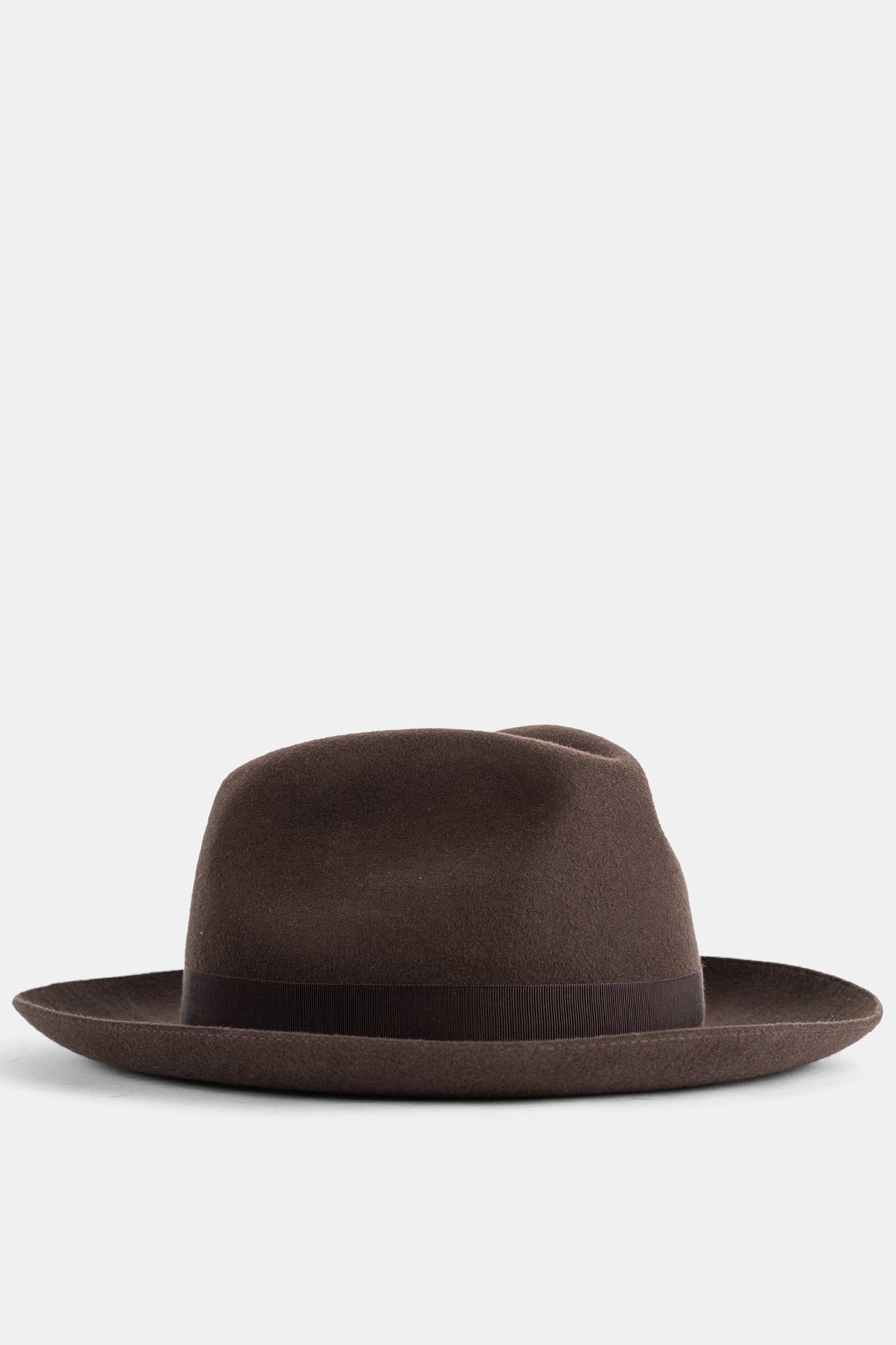Giorgio Armani Herren-Fedora-Hut aus braunem Wollfilz mit Ripsband und leicht hochgebogenen, weichen Rändern.