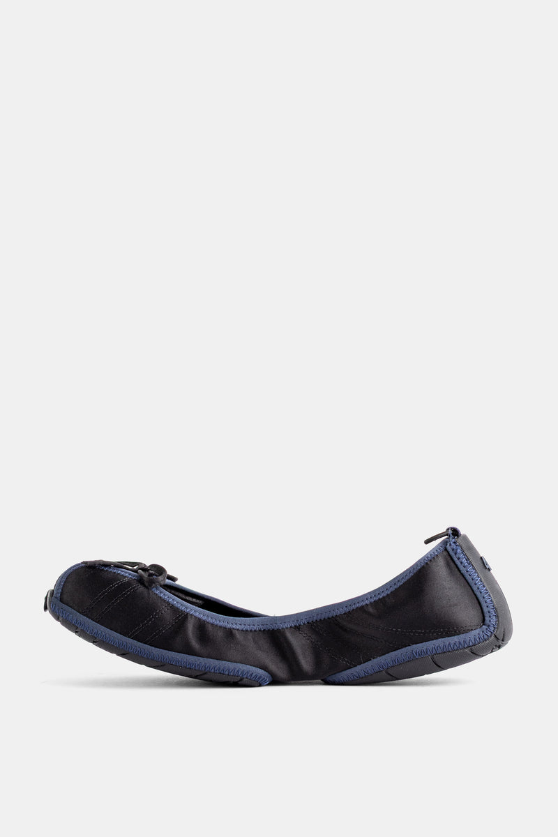 Balenciaga ballerines sneakers profil latéral noir satiné liseré bleu marine cousu et semelle flexible
