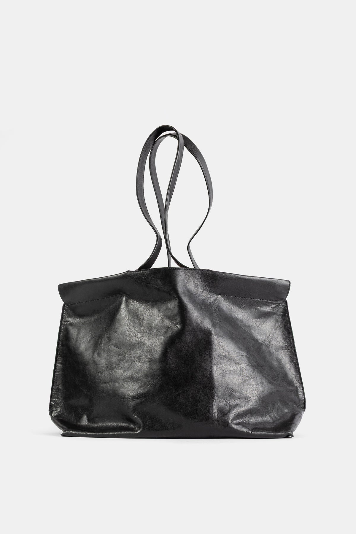 Bea Mombaers Shopper Midi noir, vue dos en cuir vieilli avec anses longues entrelacées