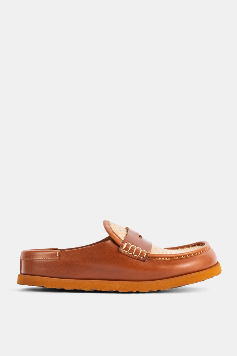 Sabot Birkenstock 1774 Naples in pelle marrone chiaro e rafia naturale con fibbia dorata, vista di profilo