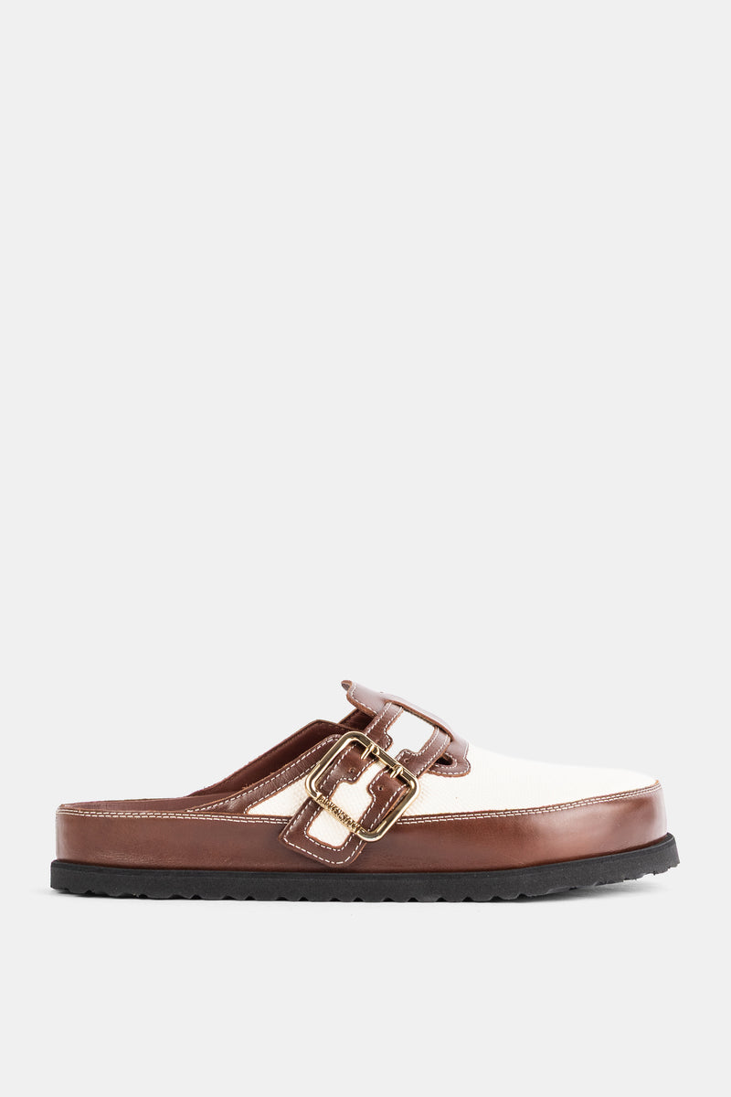 Zoccolo Boston Birkenstock 1774 da uomo in tela avorio strutturata e pelle color cannella con fibbia dorata.