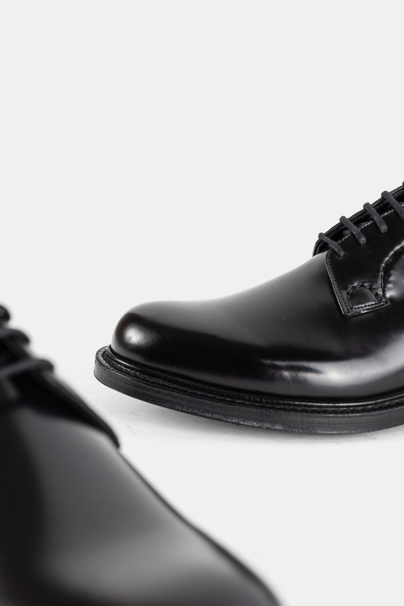 Church's derbies Shannon focus avant-pied cuir noir brillant liserés semelle et œillets ouverts homme