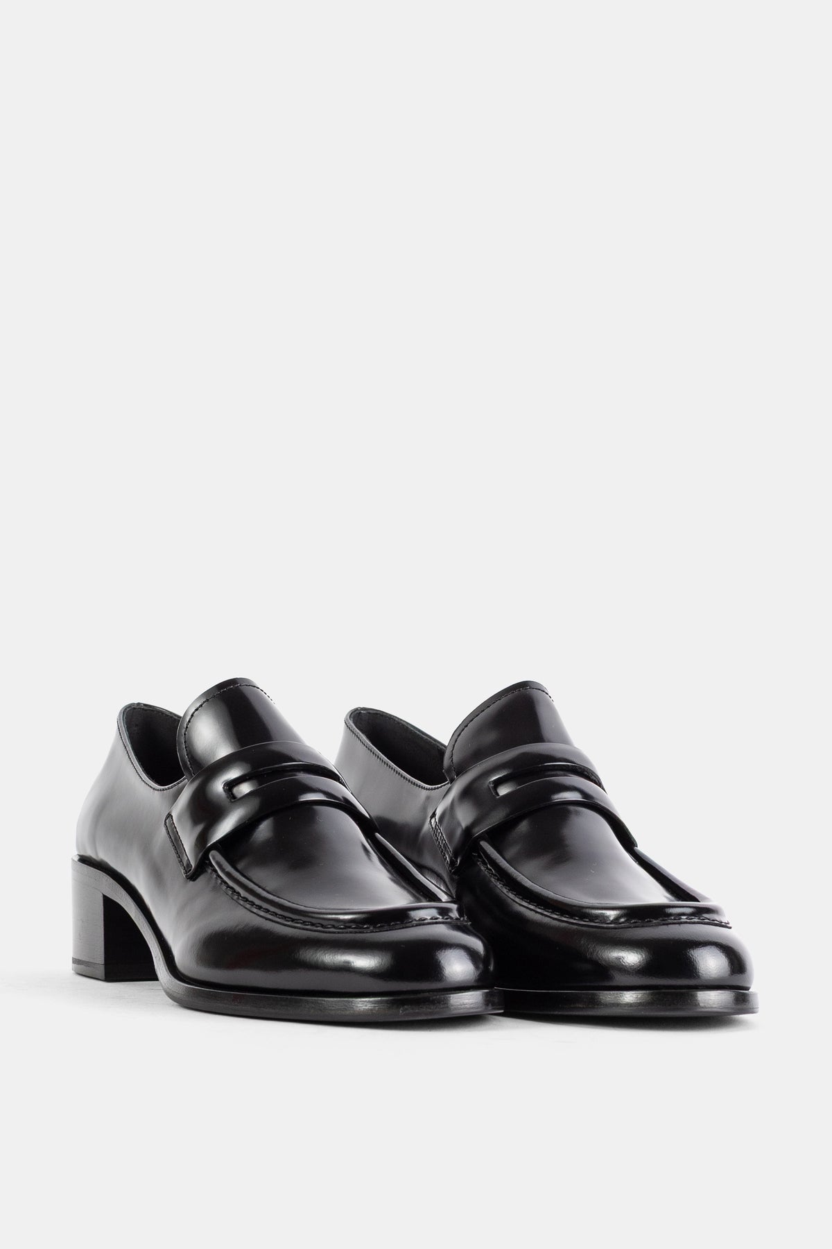 Church's Prudence mocassins cuir veau poli fumé noir, paire face avant, finition glacée et semelle cousue