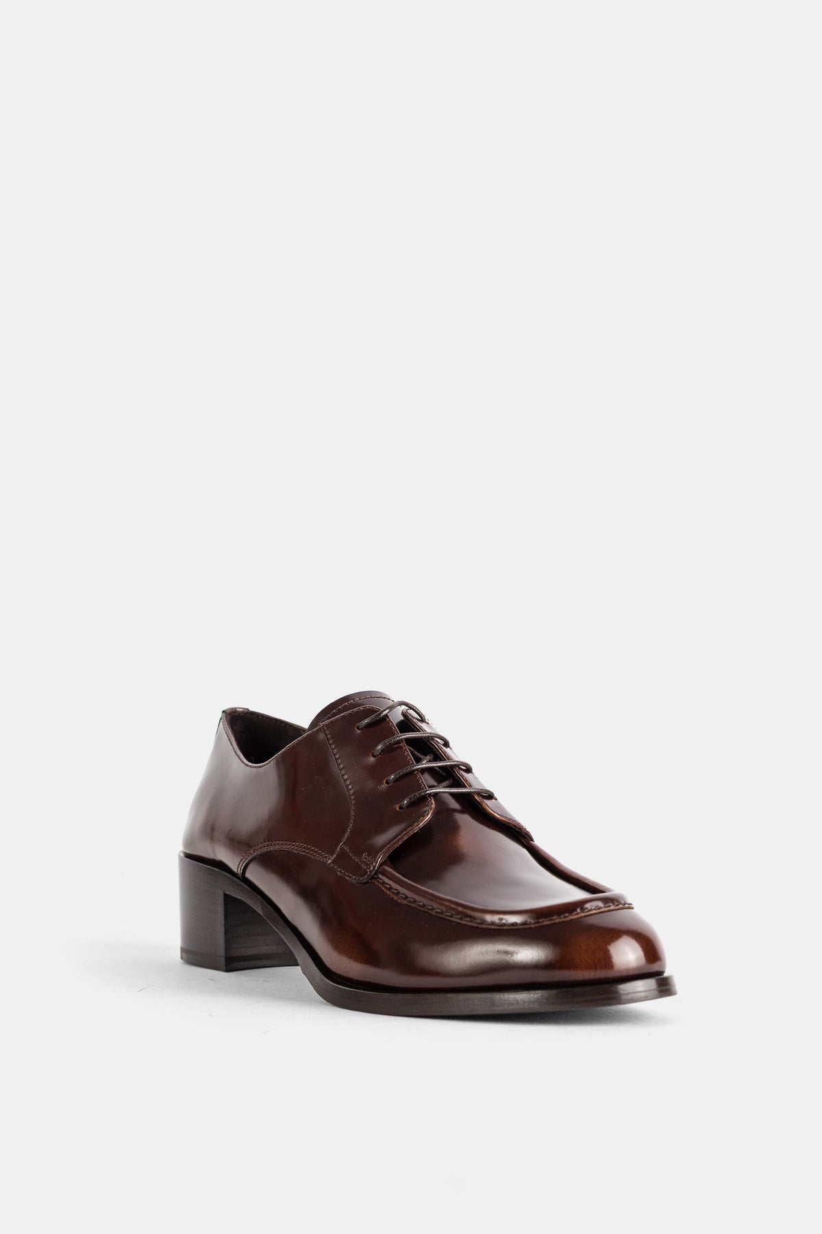 Church's derbies femme bordeaux lacets cordonnets en cuir brillant sur talon bloc bois vue trois quarts