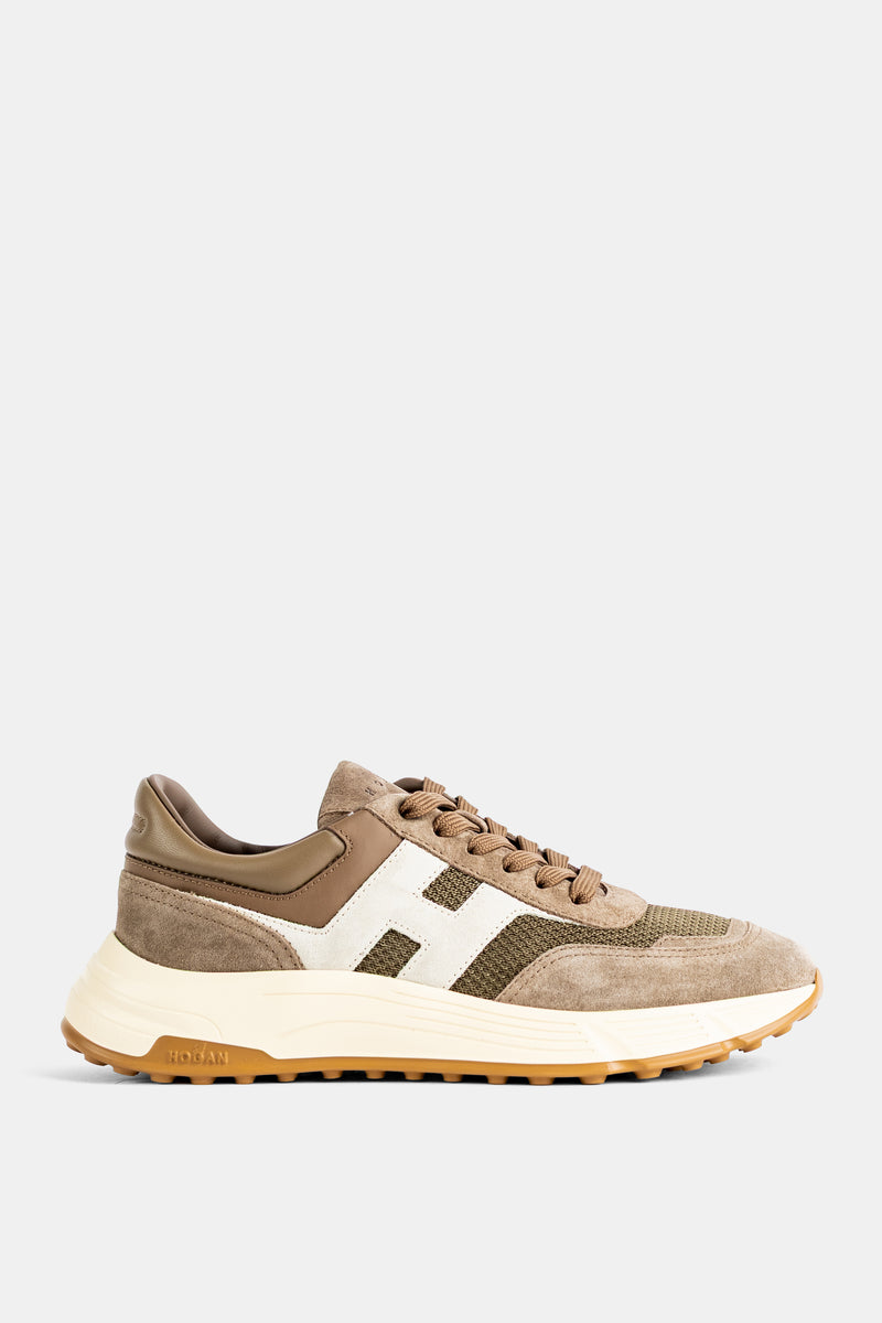 Sneaker uomo Hogan Hyperlight in camoscio beige taupe con logo H bicolore avorio e oliva su suola spessa