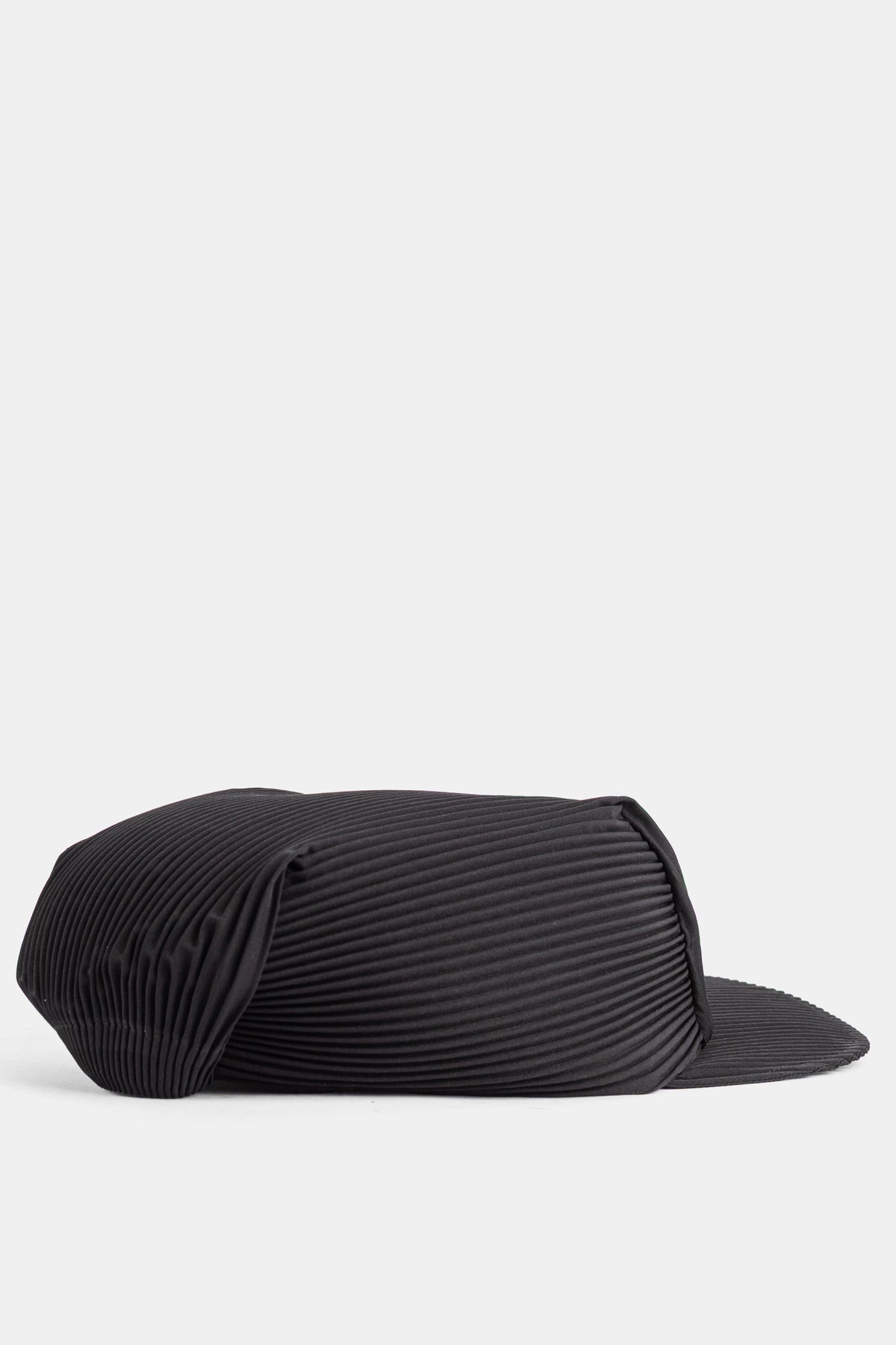 Casquette plissée noire