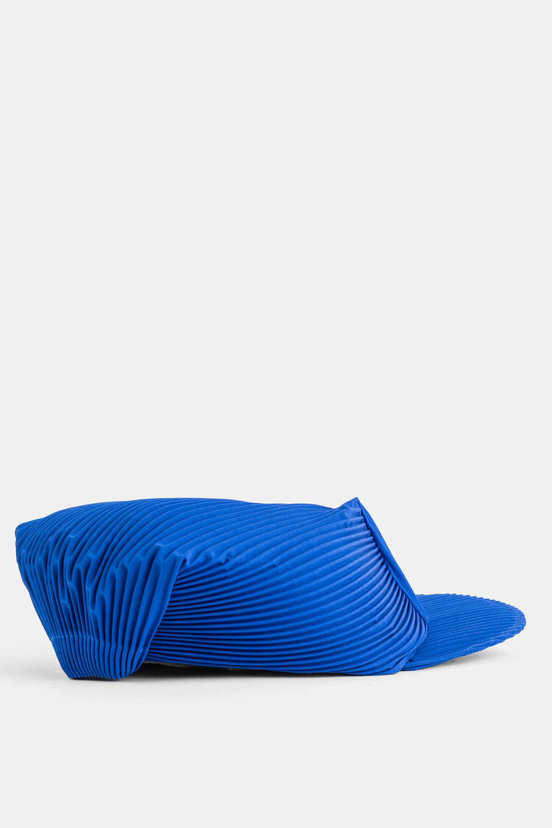 Casquette plissée bleue