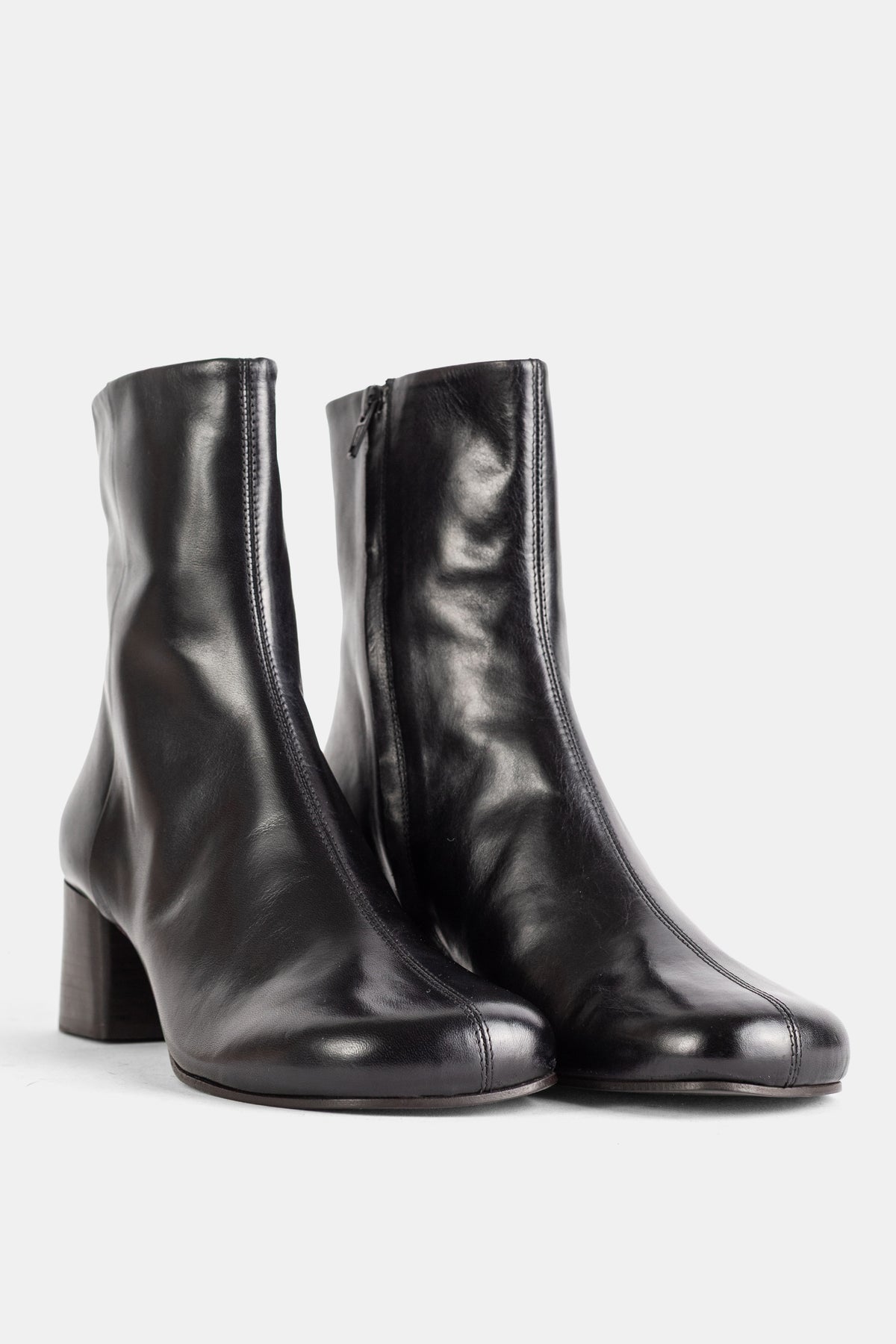 Lemaire bottines Anatomic 55 mm cuir noir brillant fermeture éclair latérale vue trois quarts face