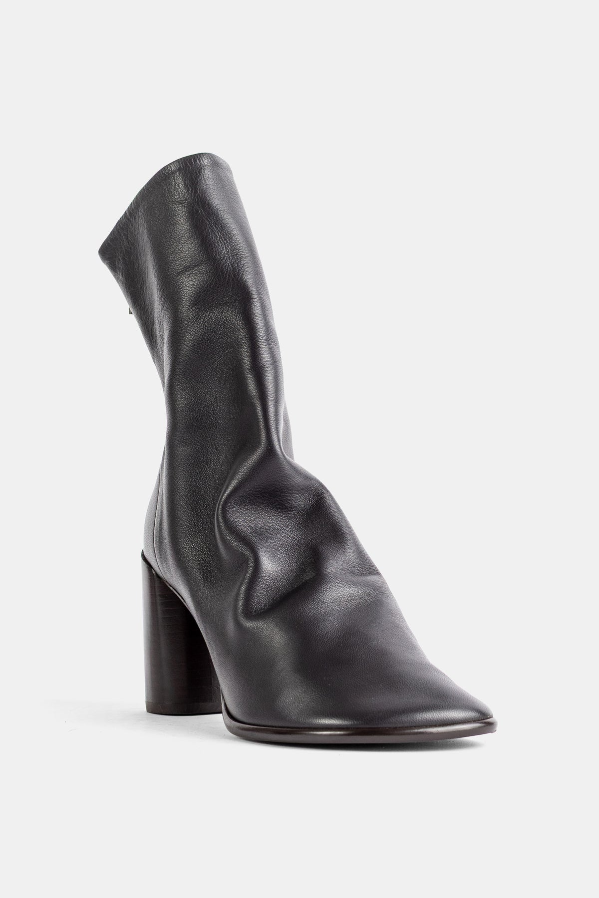 Lemaire bottines Glove cuir souple noir froissé profil trois quarts talon bloc haut cylindrique
