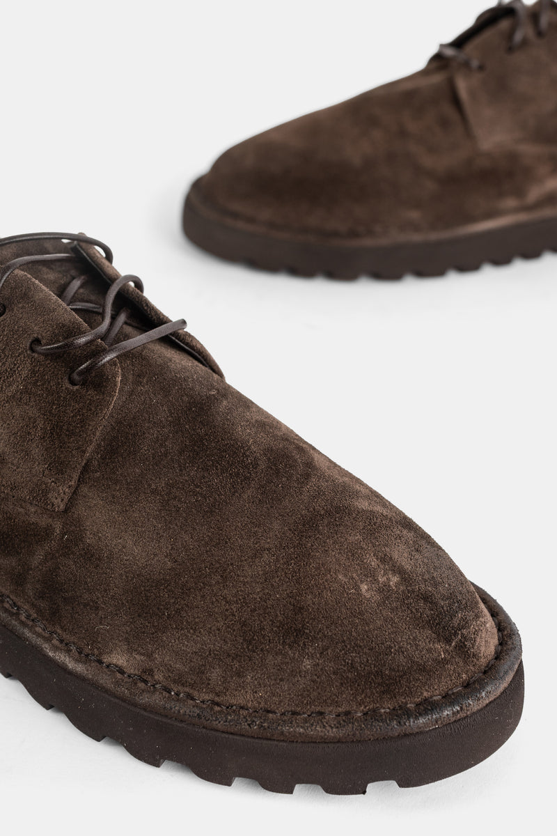 Marsell Sancrispa Alta, gros plan bout de chaussure, daim brun chocolat velouté et couture sellier semelle