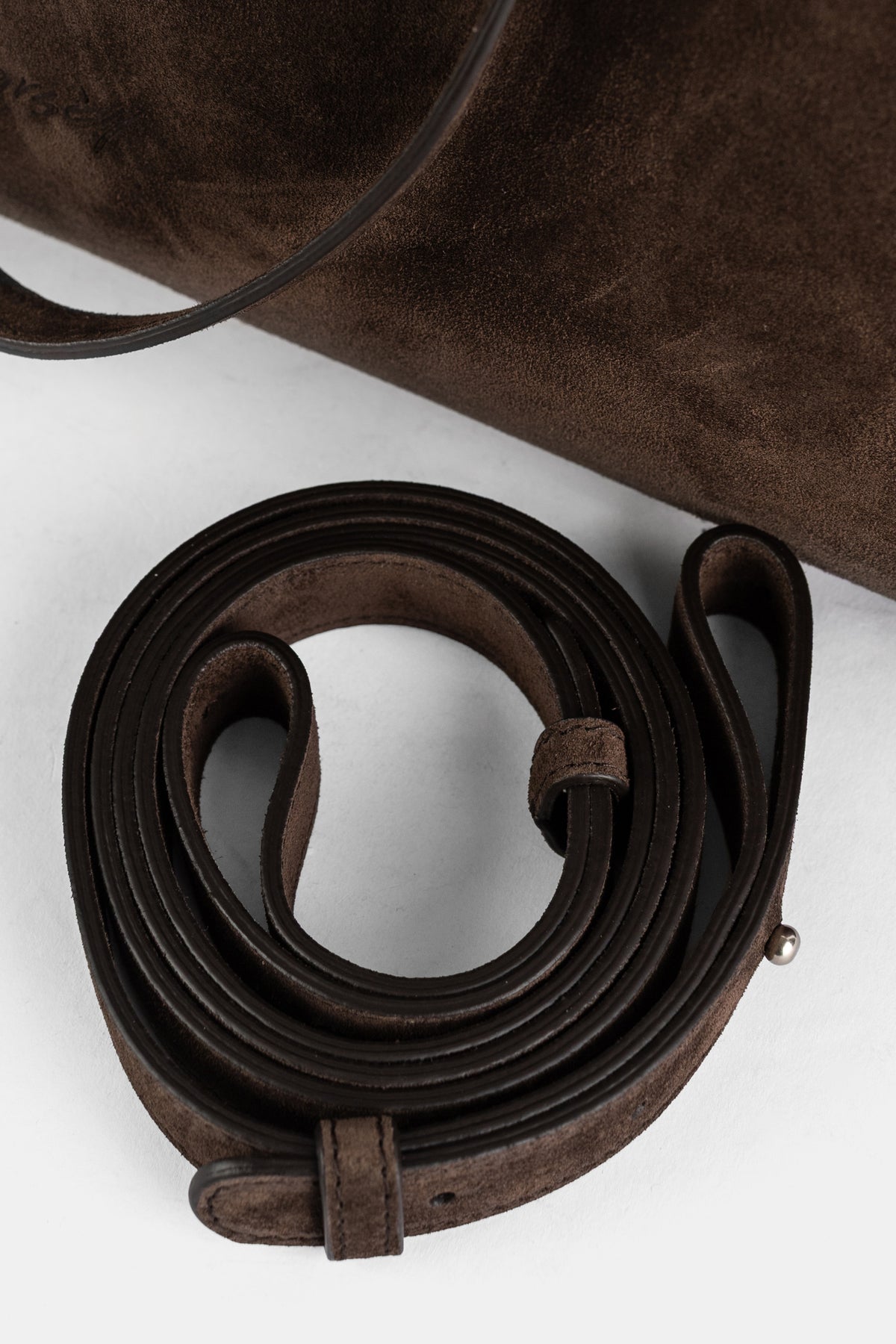 Sac 4 In Orizzontale en cuir suédé marron foncé
