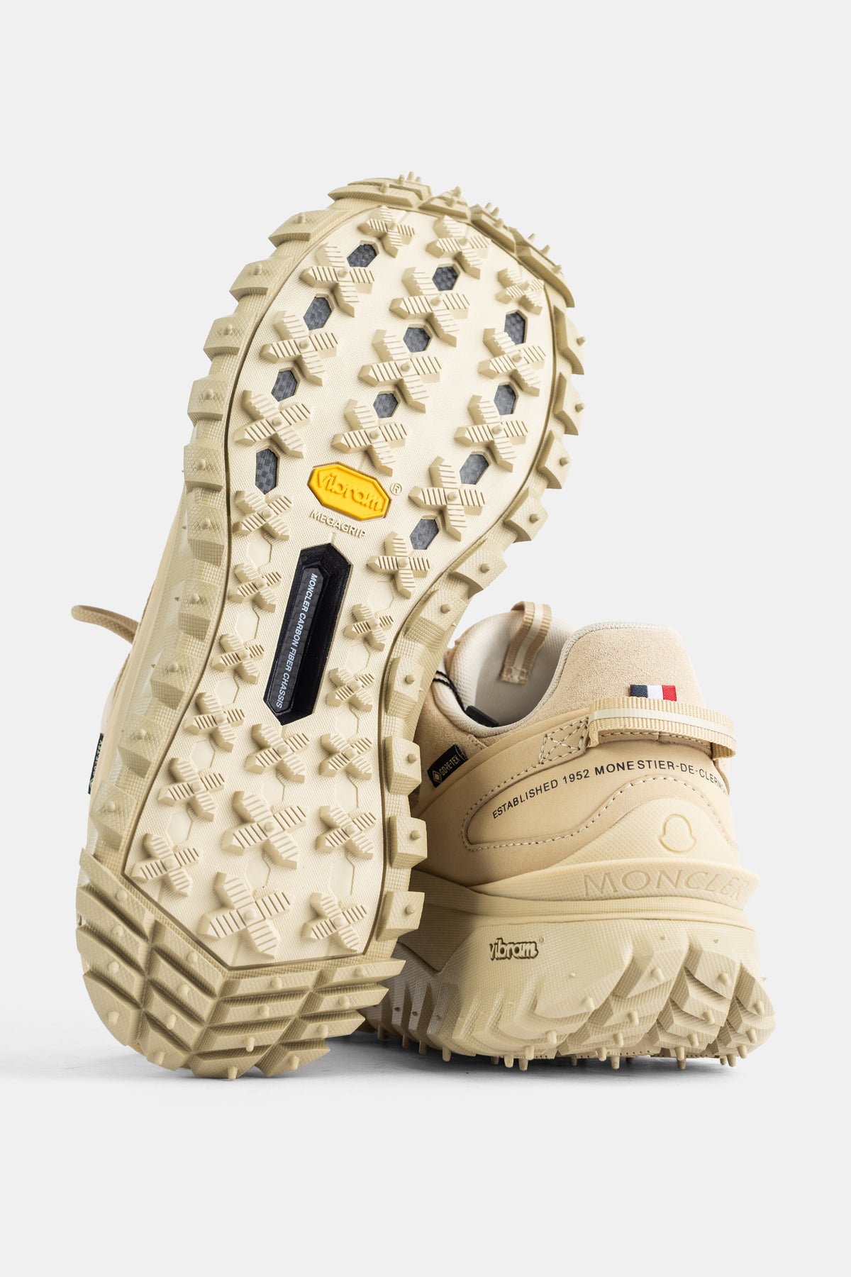 Sola Vibram Megagrip bege Moncler Trailgrip Apex Craft GTX vista de baixo tecnologia fibra de carbono homem