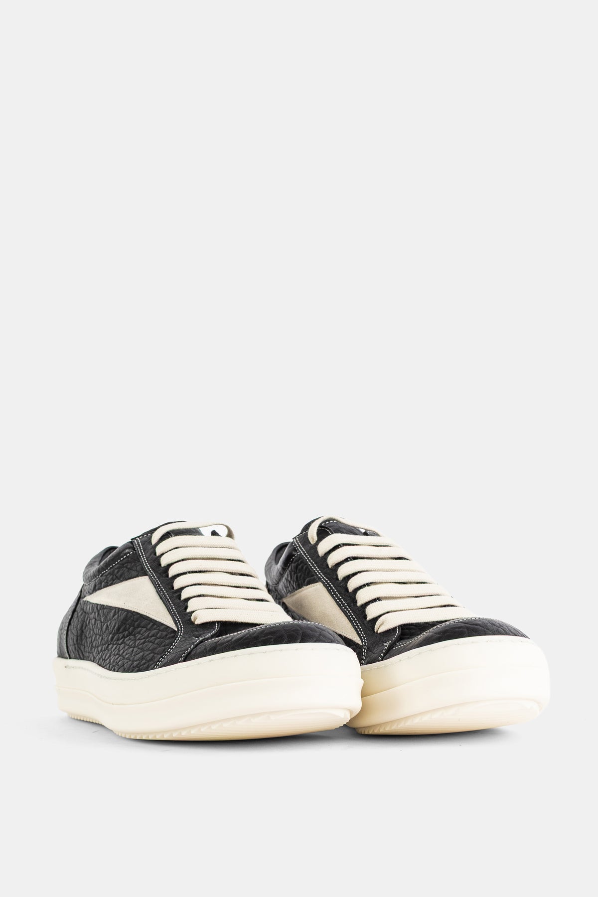Sneakers Vintage Low en cuir texturé noir et blanc