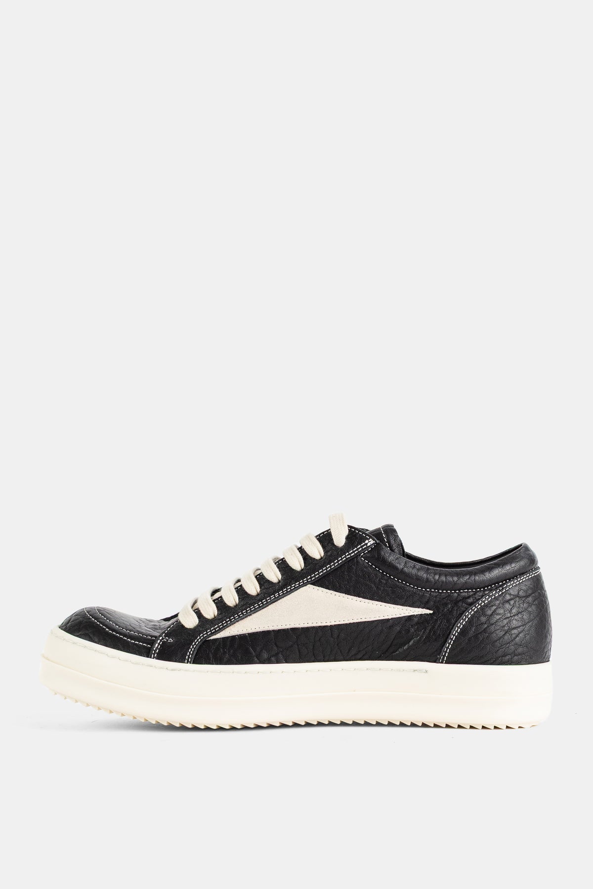 Sneakers Vintage Low en cuir texturé noir et blanc