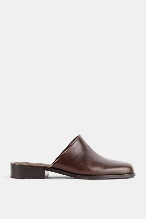 Mules en cuir de veau souple marron
