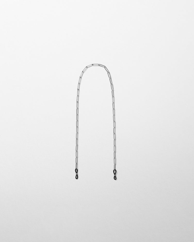 Die Phoebe Philo Sonnenbrillenkette aus silbernen rechteckigen Gliedern mit schwarzen Gummiendstücken.