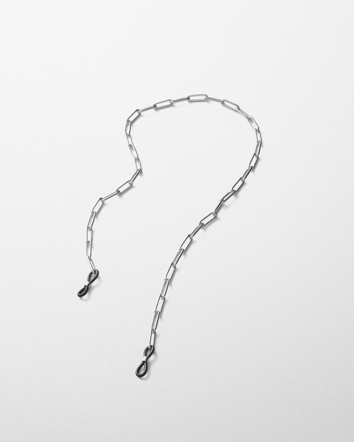 Phoebe Philo Damen-Brillenzubehör: Feine silberne Kette aus Edelstahl und schwarzen Gummiverschlüssen.