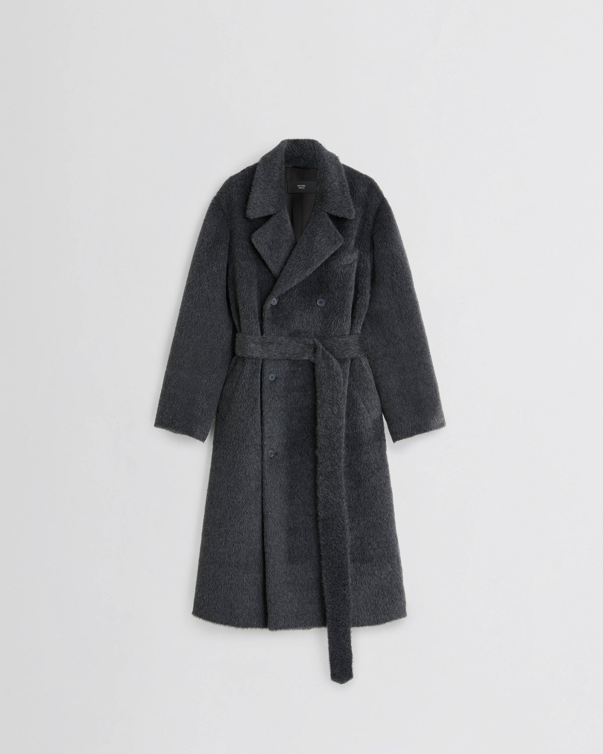 Abrigo teddy Phoebe Philo con cinturón y doble abotonadura en piel esquilada texturizada ceniza estilo oversize.