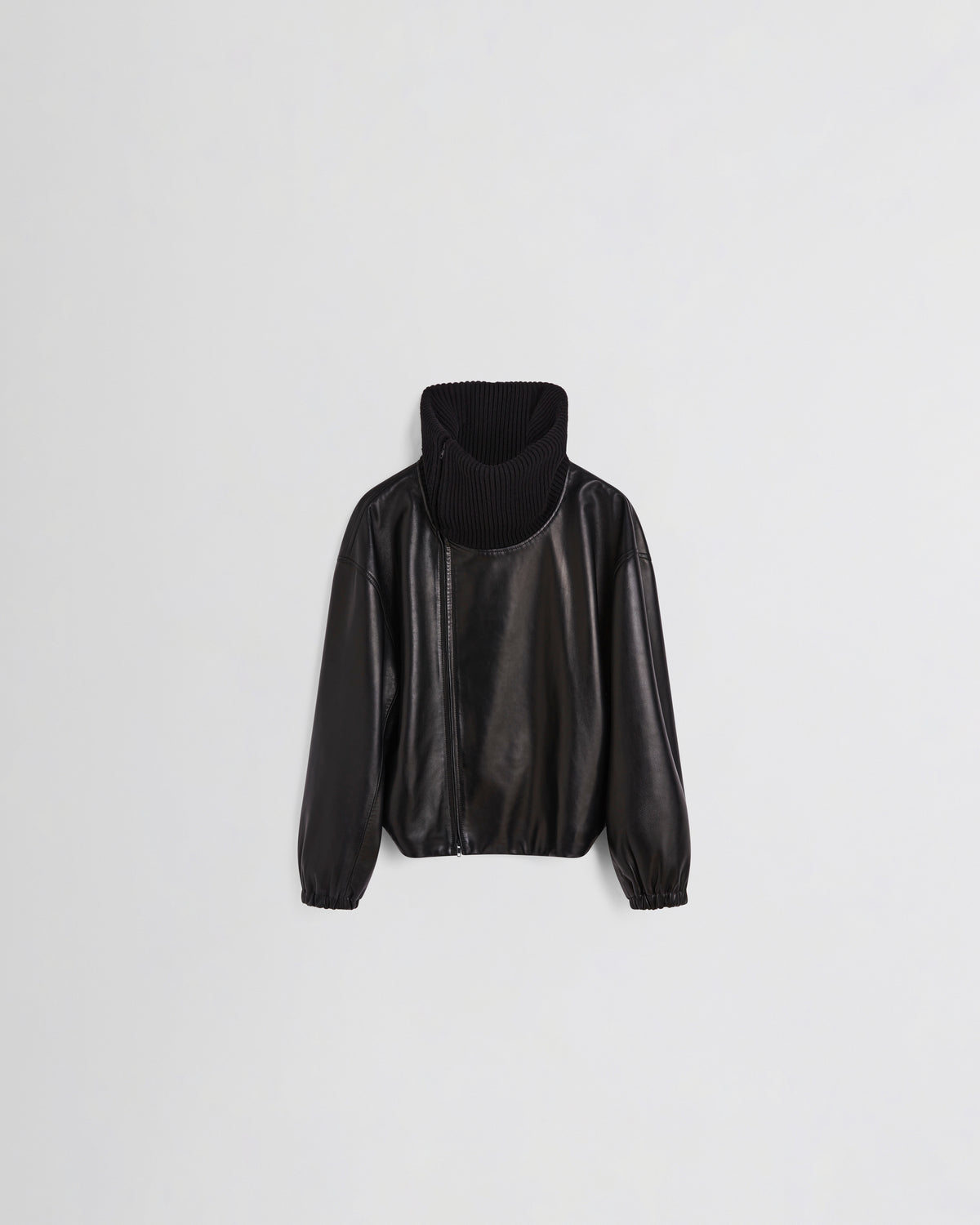 Giacca bomber Phoebe Philo in pelle nera oversize con colletto alto a costine e maniche a palloncino elasticizzate