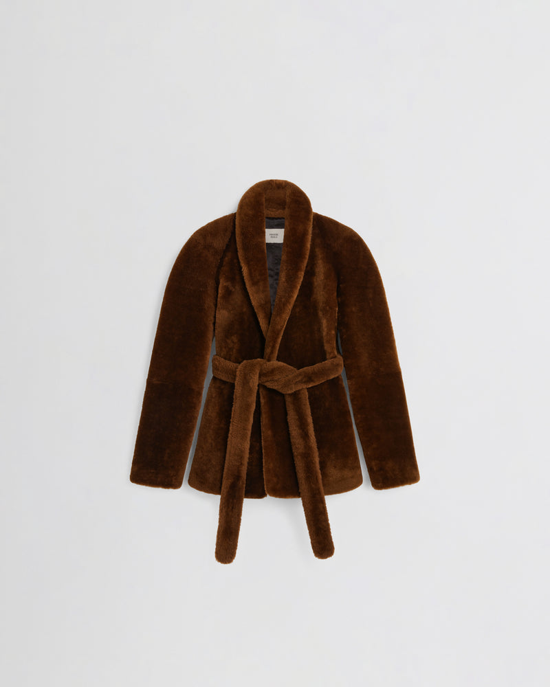 Phoebe Philo veste peignoir ceinturée en peau lainée col châle brun tabac à ceinture nouée
