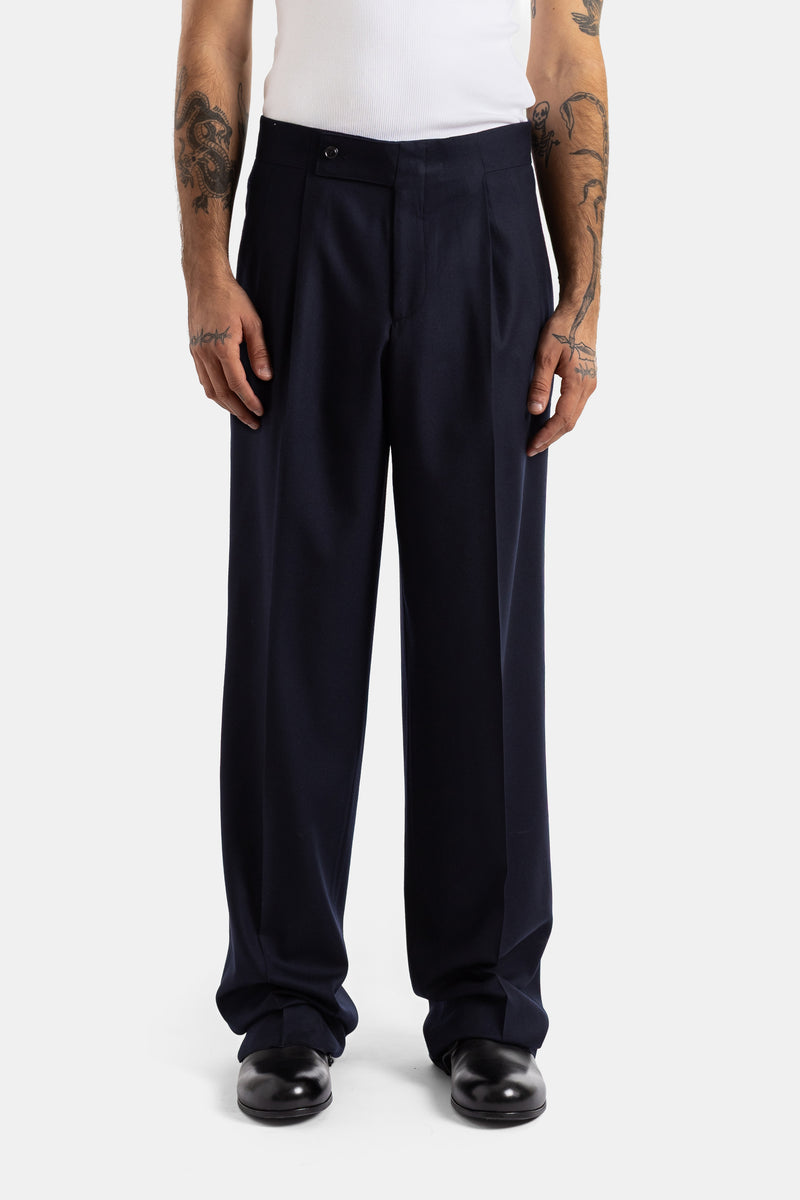 Pantalon large à pinces en laine vierge bleu marine