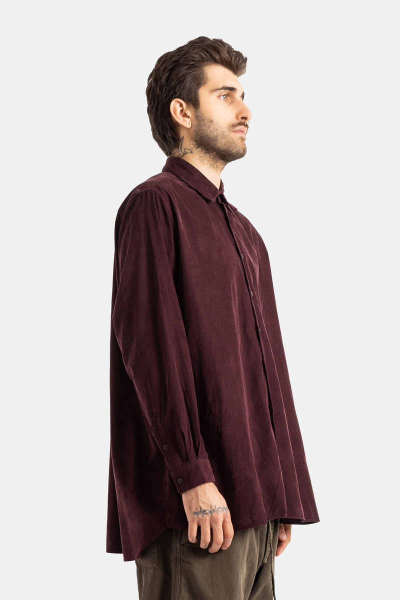 Casey Casey chemise Ikla bordeaux vue profil coupe trapèze ample poignets boutonnés velours côtelé fin homme