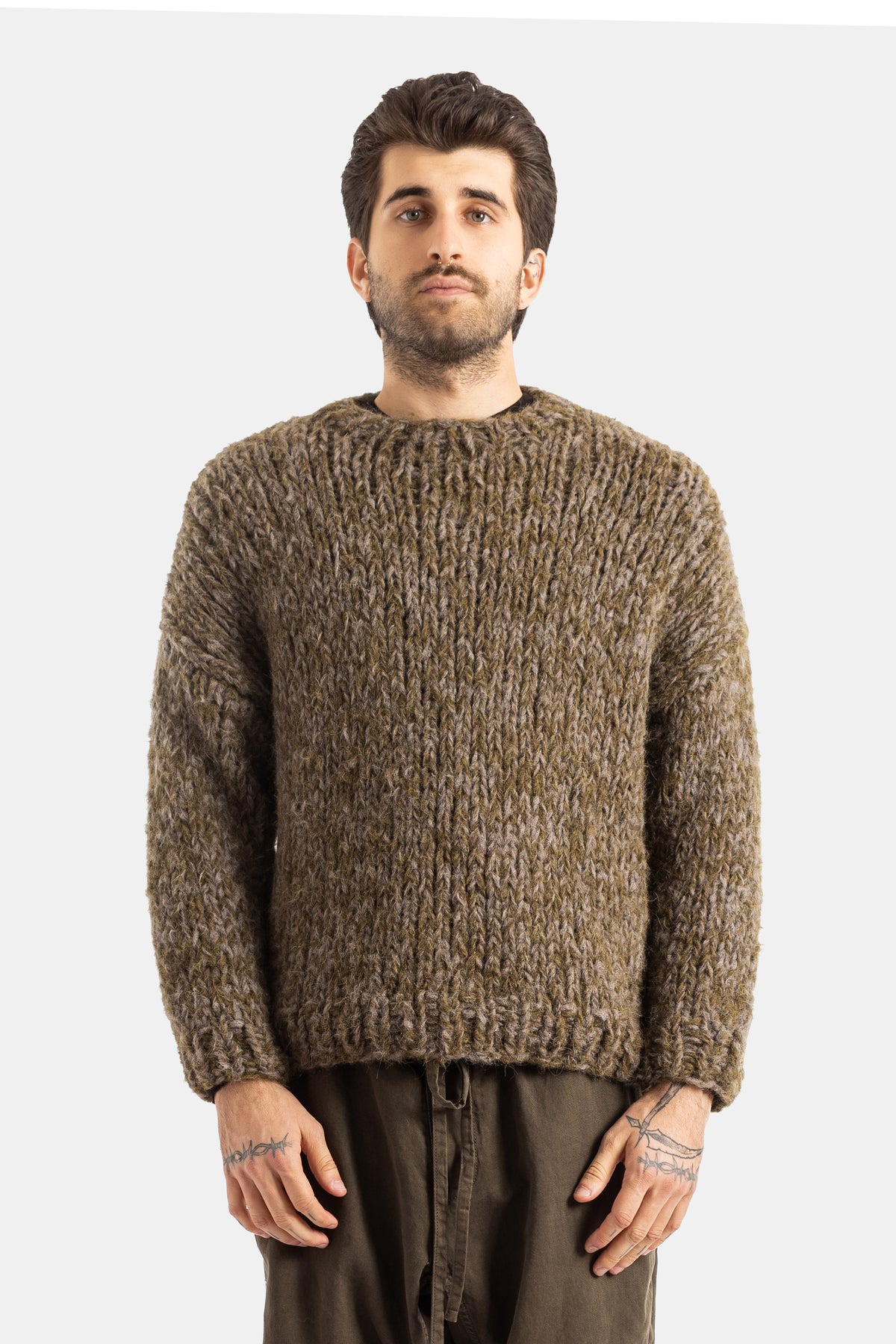 Casey Casey pull Wei homme grosse maille chinée col rond oversize coloris kaki et taupe