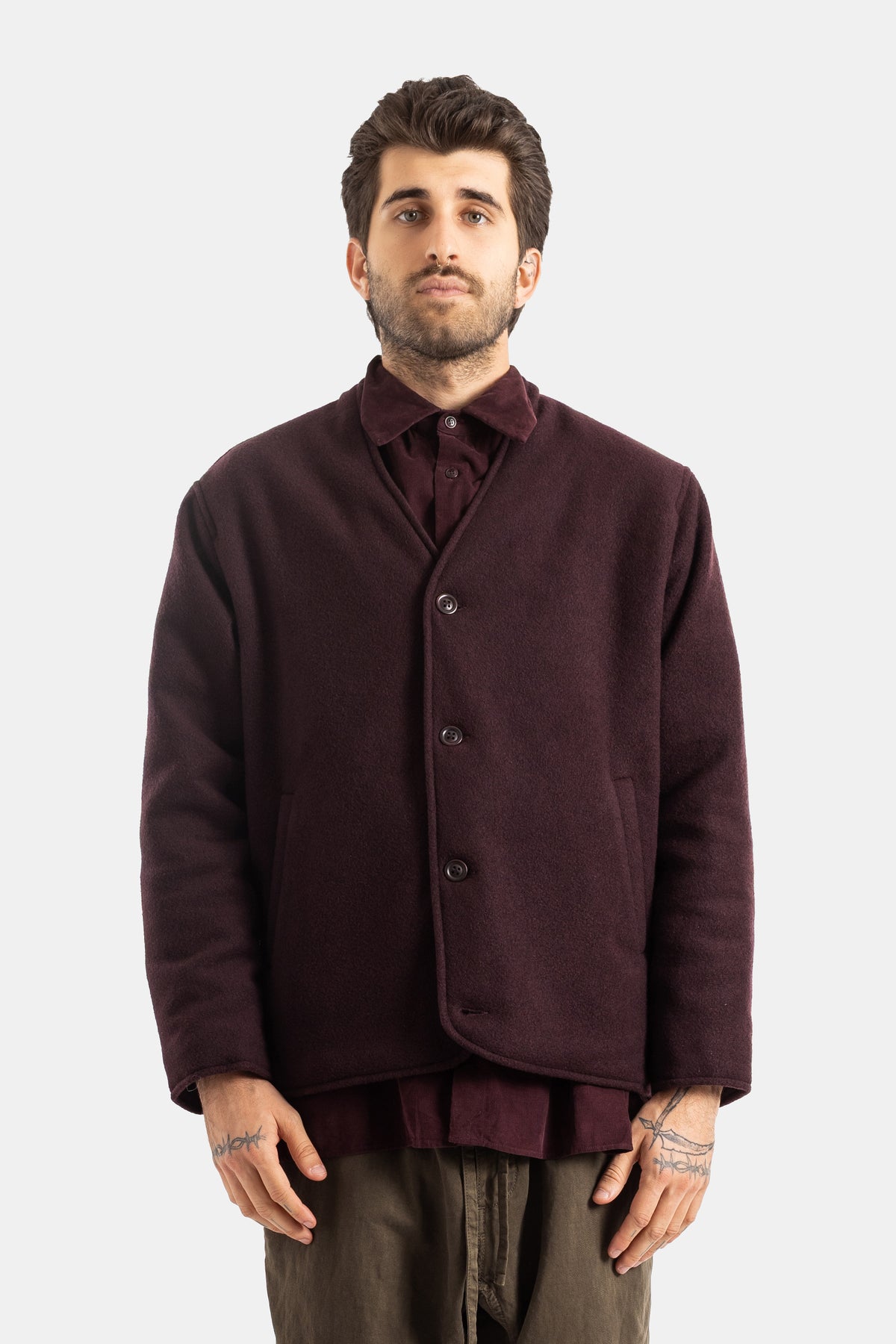 Casey Casey veste Killian coupe oversize col V en laine bouillie bordeaux, boutonnage asymétrique