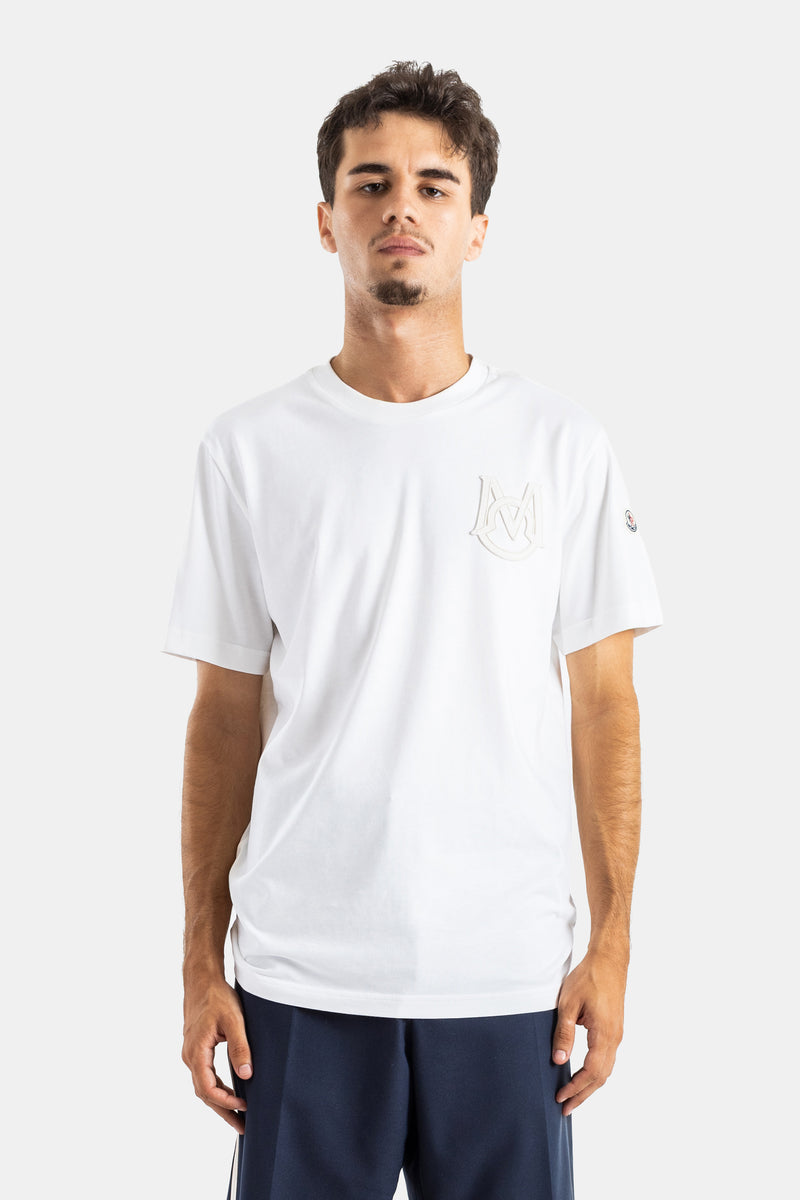 T-shirt Moncler branca para homem em algodão, corte oversize, gola redonda e monograma bordado tom sobre tom