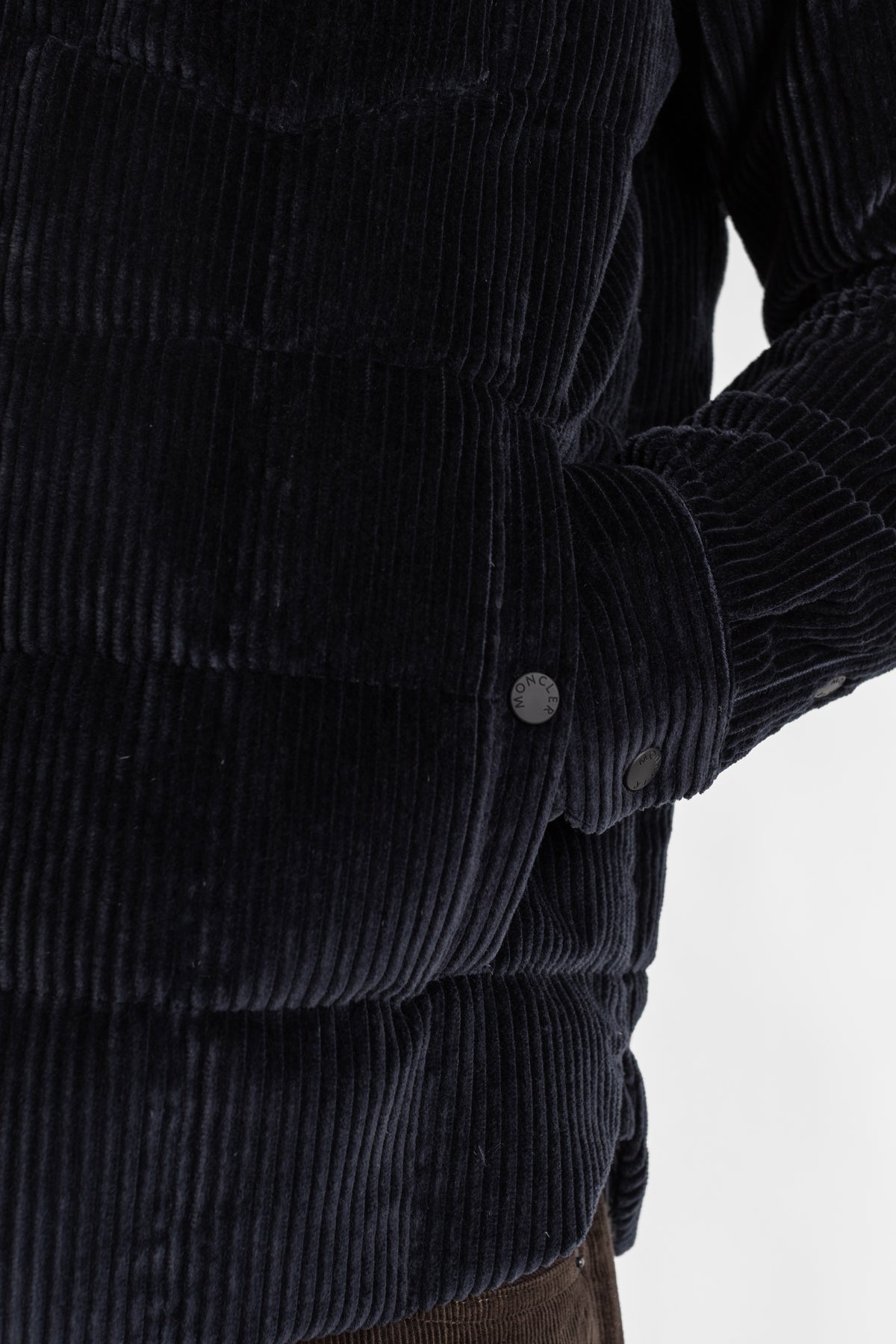 Moncler Grenoble Gelt zoom poche latérale, boutons-pression logo velours côtelé bleu marine matelassé
