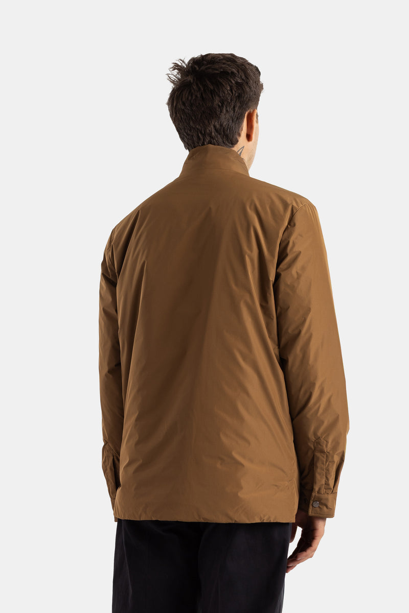 Moncler Yndale doudoune homme vue dos coupe ample col montant nylon camel coutures structurées