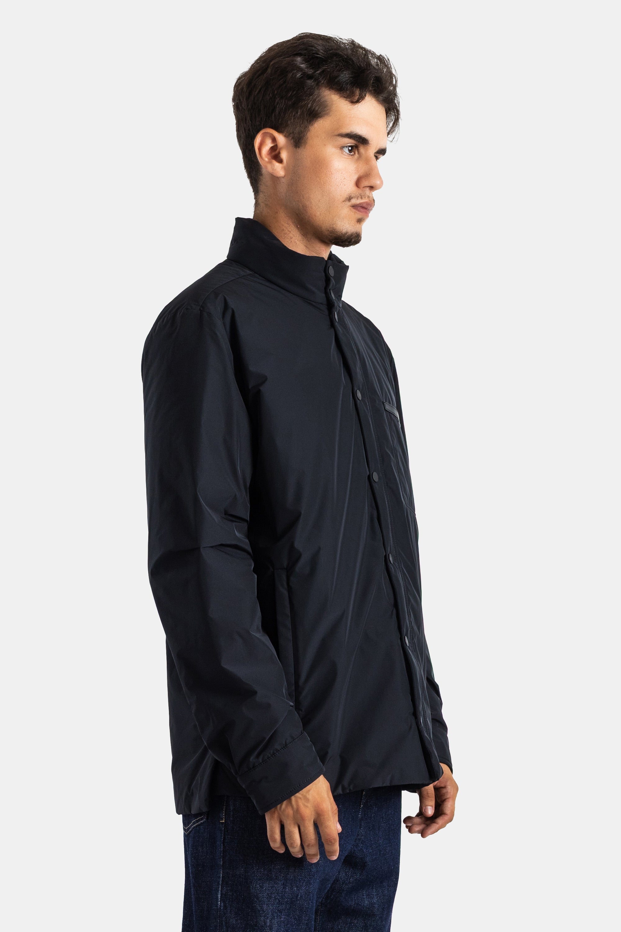 Moncler Yndale ショート スタンドカラー ダウンジャケット ブラック