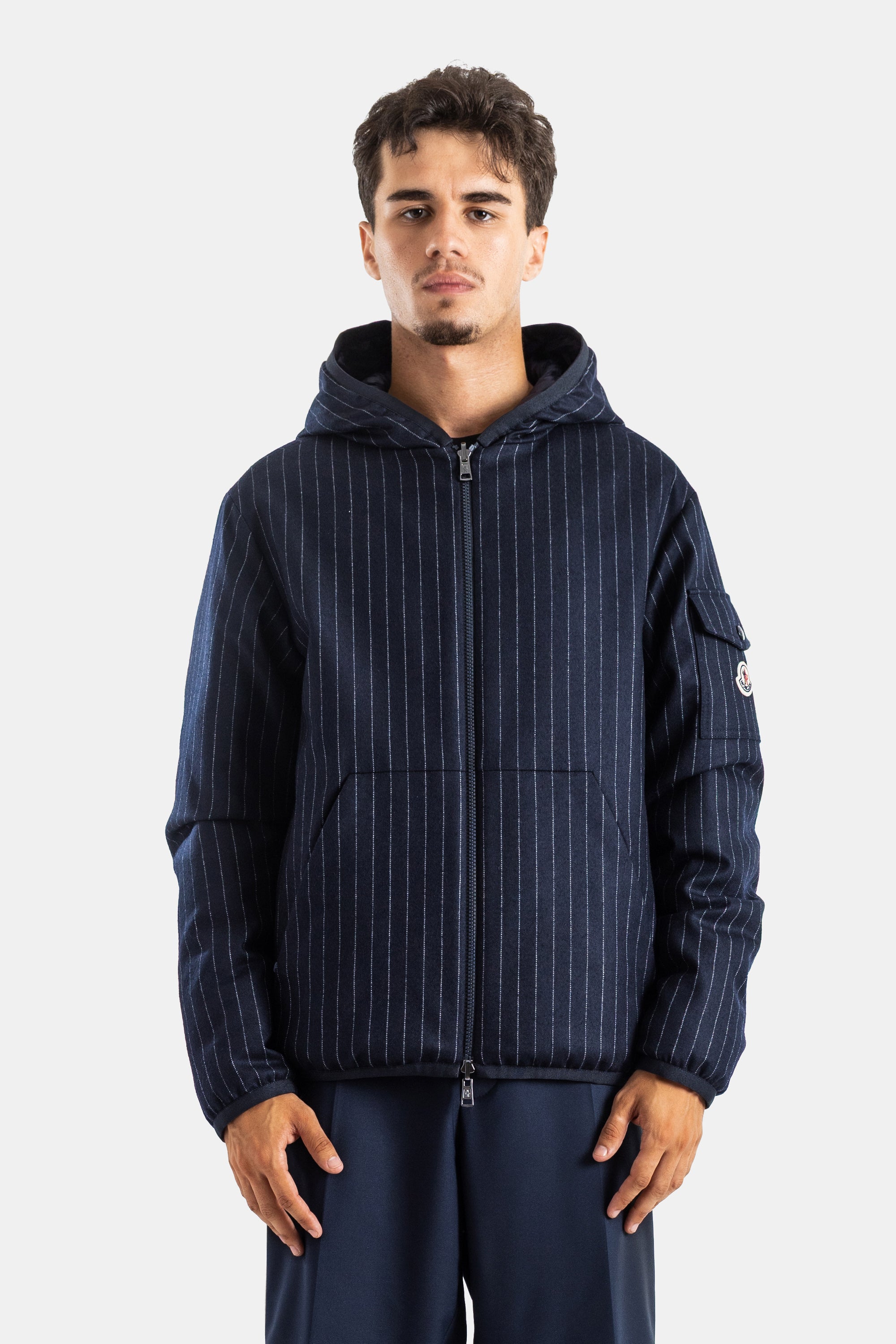 Moncler メンズ | ラグジュアリー & テクニカル スポーツウェア