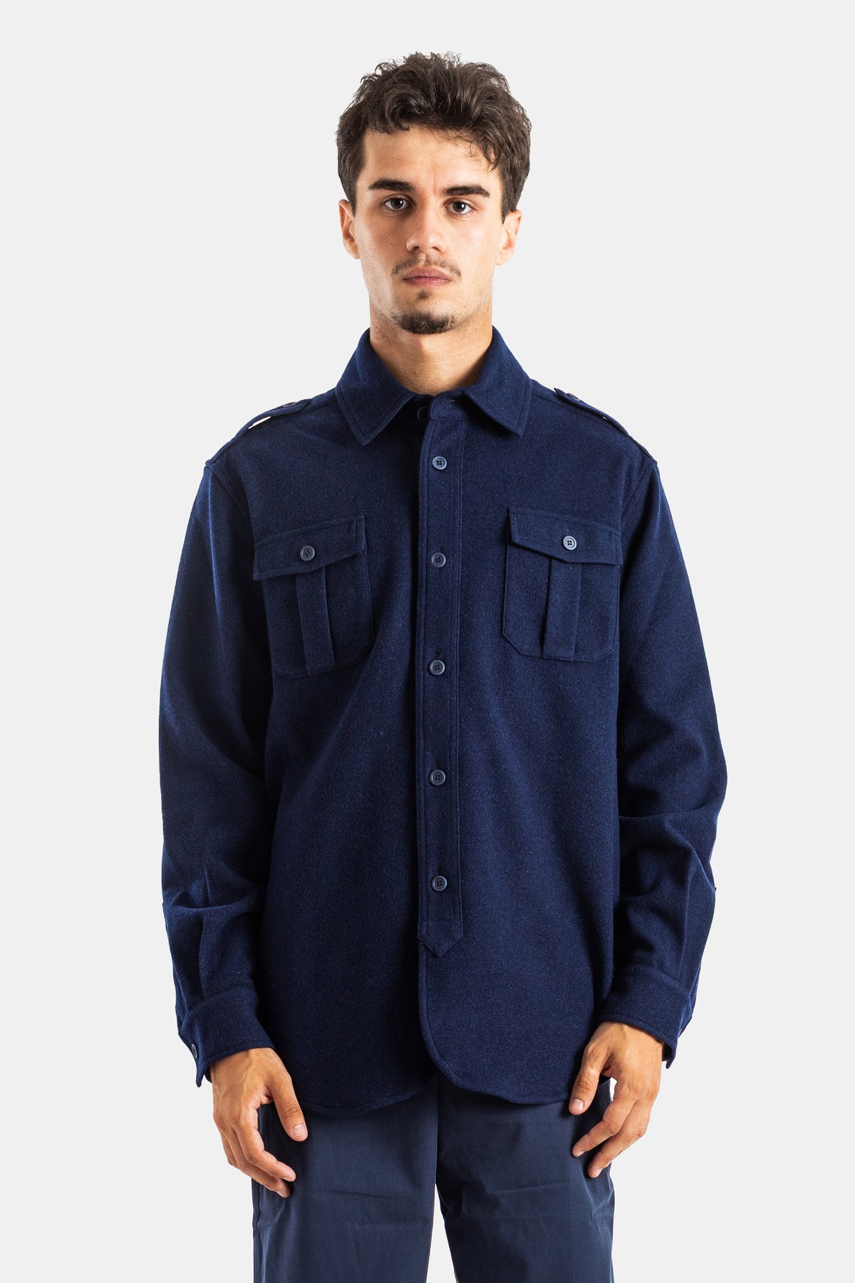 Sease surchemise Generale en laine bouillie coupe oversize col classique poches plaquées bleu marine homme