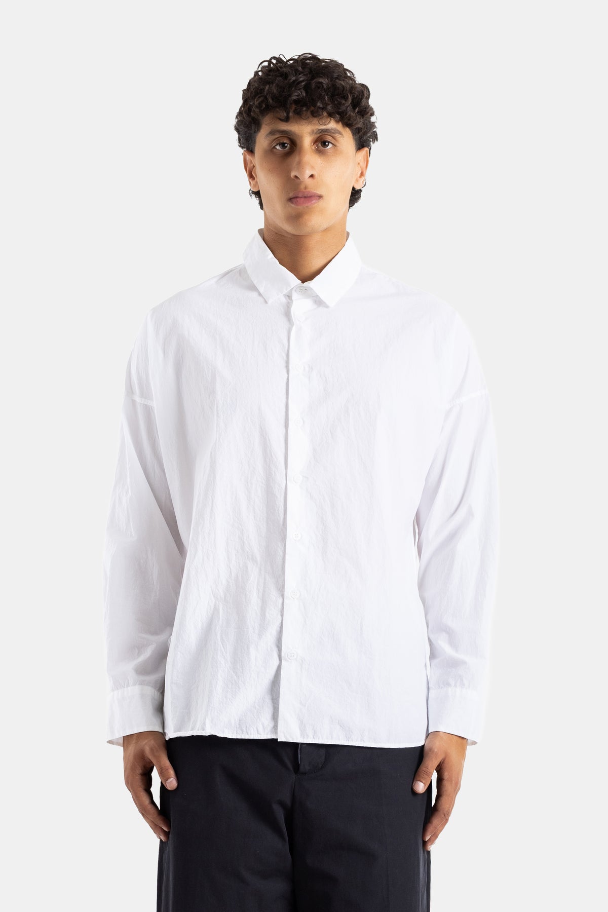 Bergfabel Elia Shirt Herrenhemd weiß zerknitterte Baumwolle Oversize weite Passform klassischer Kragen FW25