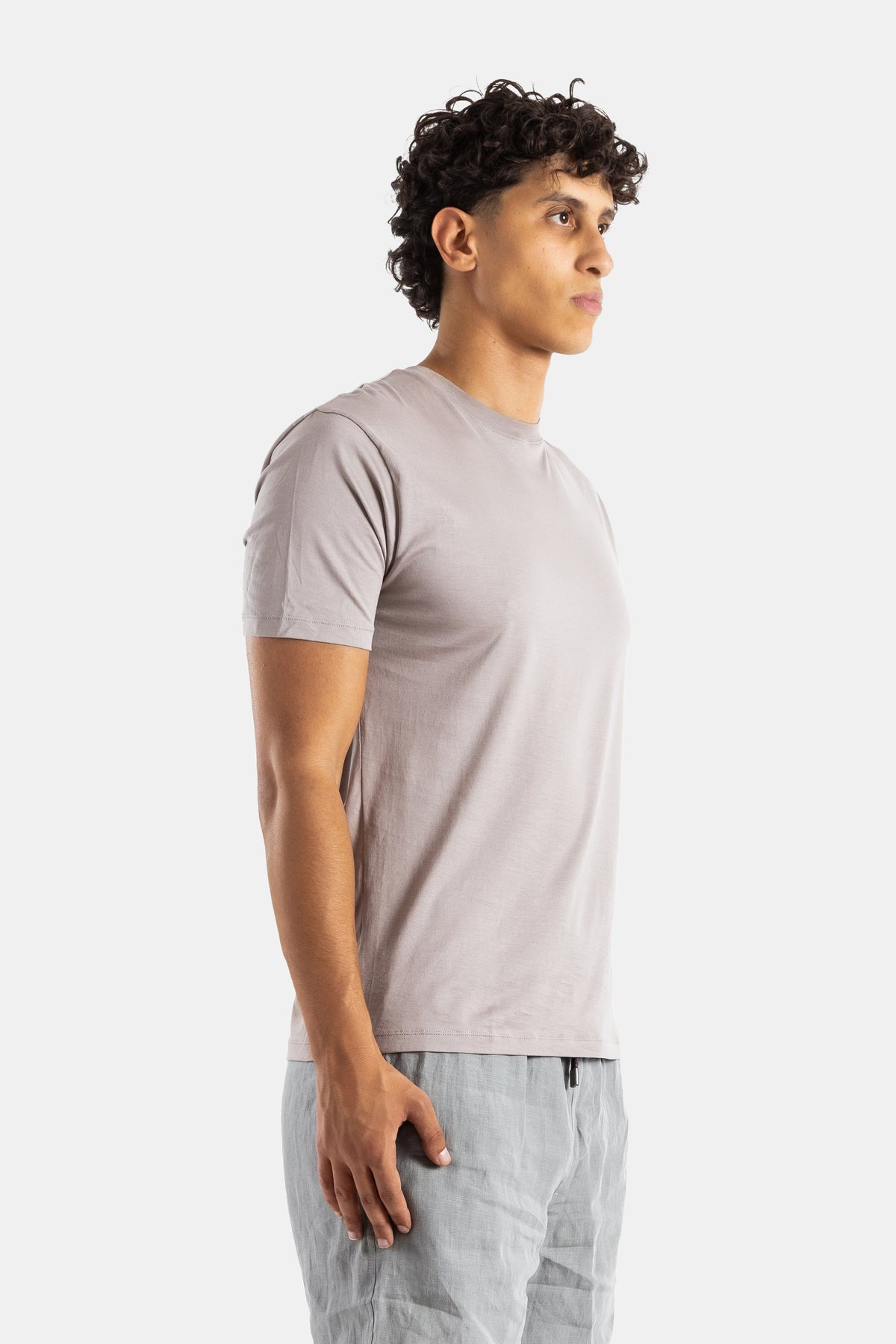 Rundhals-T-Shirt aus Pima-Baumwolle in Sandsteingrau