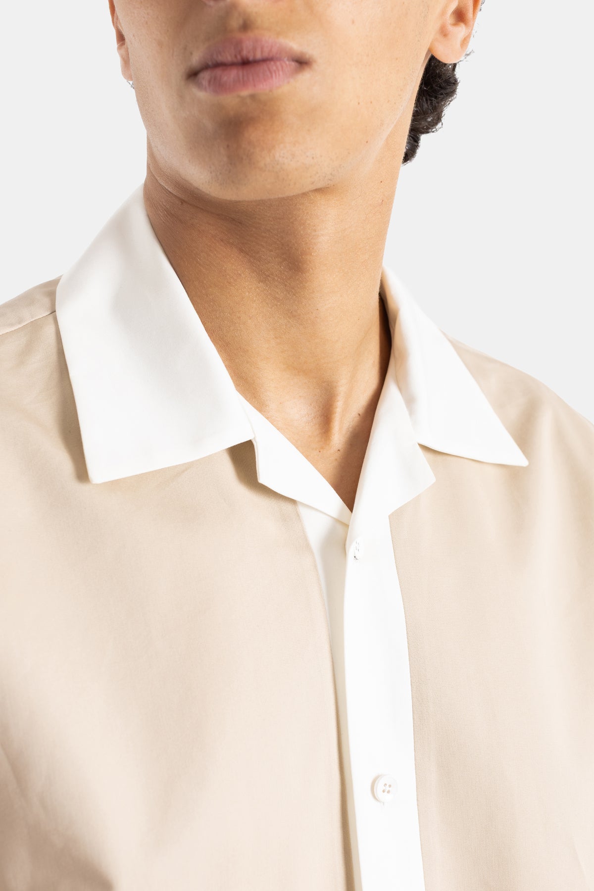 Chemise manches courtes coton beige sable col cubain