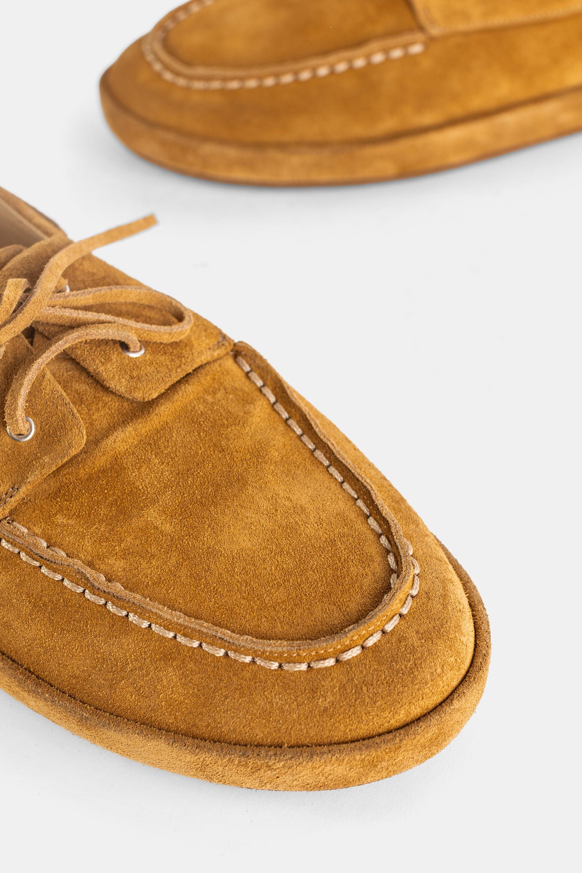 Mocassins bateaux en cuir suède tabac Scato Pelle