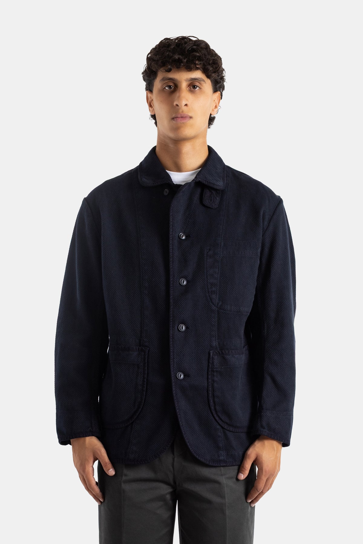 Momotaro veste Sashiko overdye indigo coupe workwear texturée boutons bleus poches cargo SS26