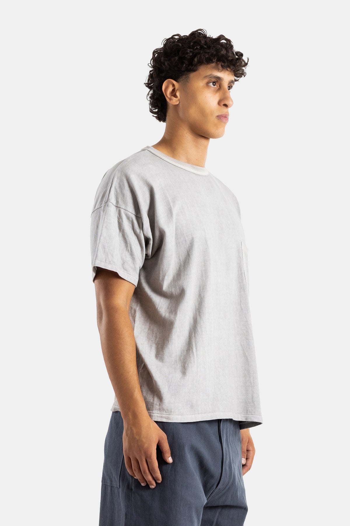 T-shirt à poche en coton gris perle