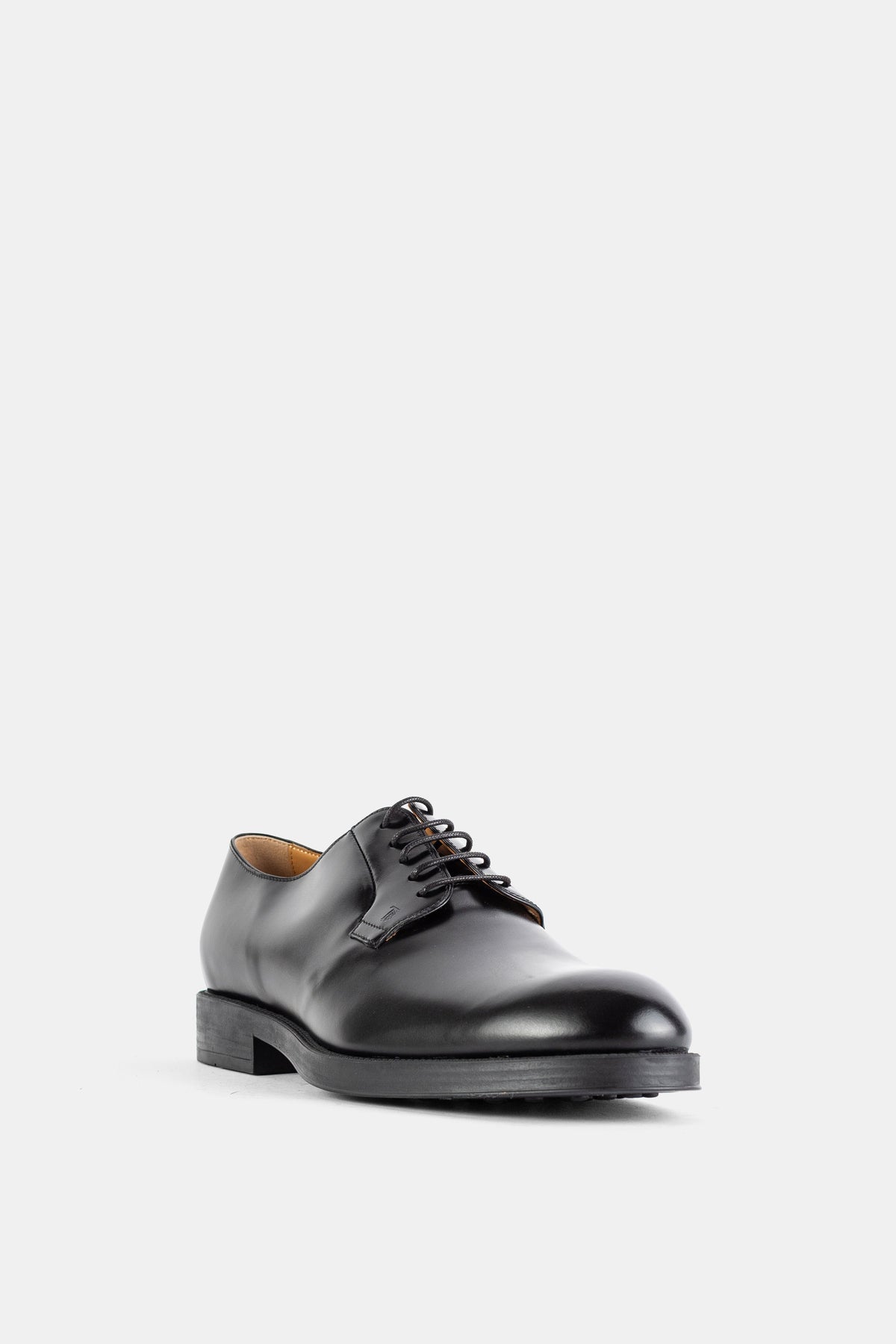 Derby lacée en cuir poli noir