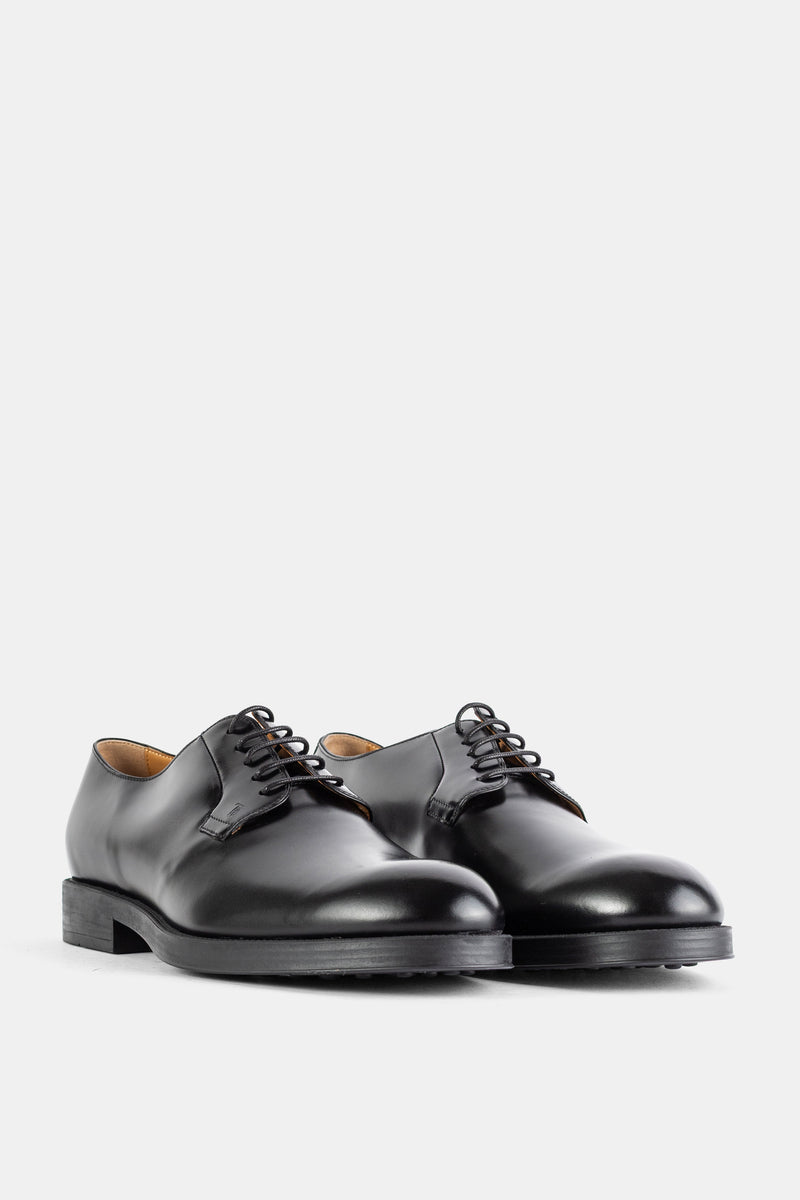 Derby lacée en cuir poli noir
