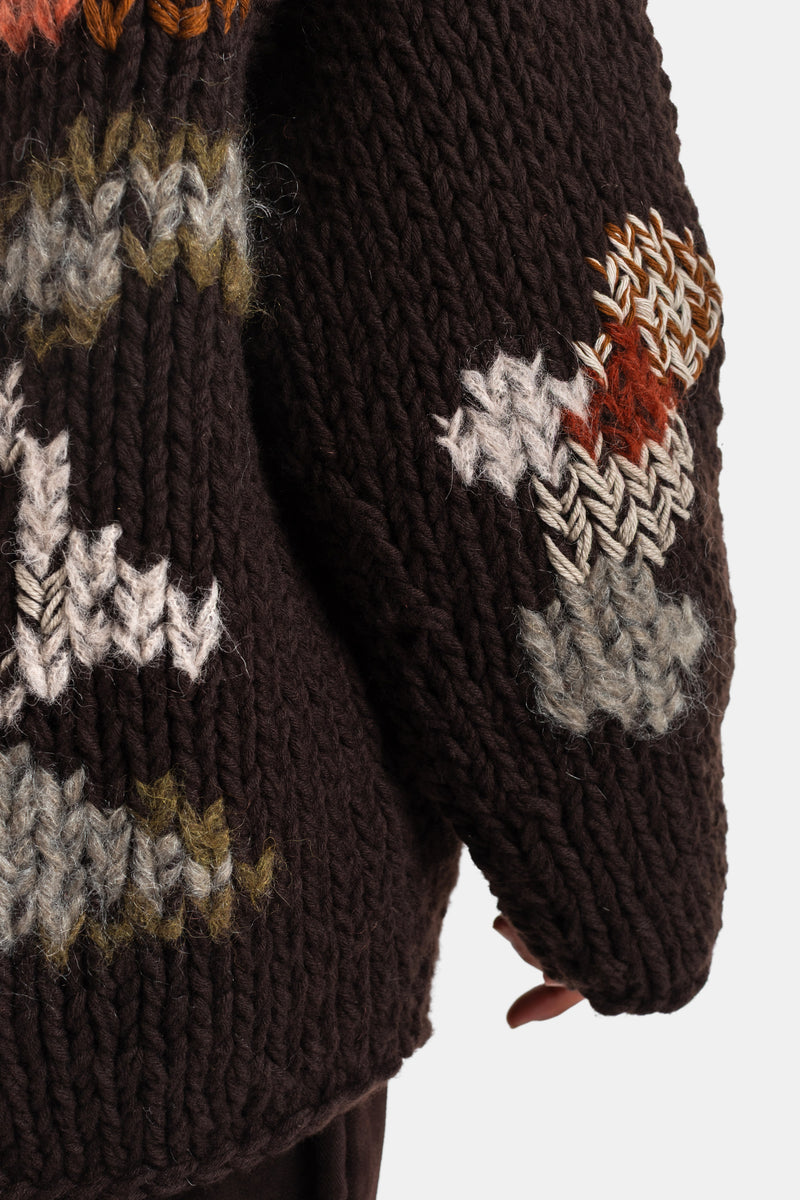 Casey Casey cardigan Flora zoom épaule et manche, textures intarsia chunky multicolores sur fond laine marron foncé