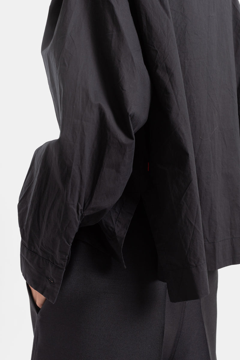 Casey Casey chemise Biggy détail manche évasée tombante tissu coton froissé noir texture froissée poignet large femme