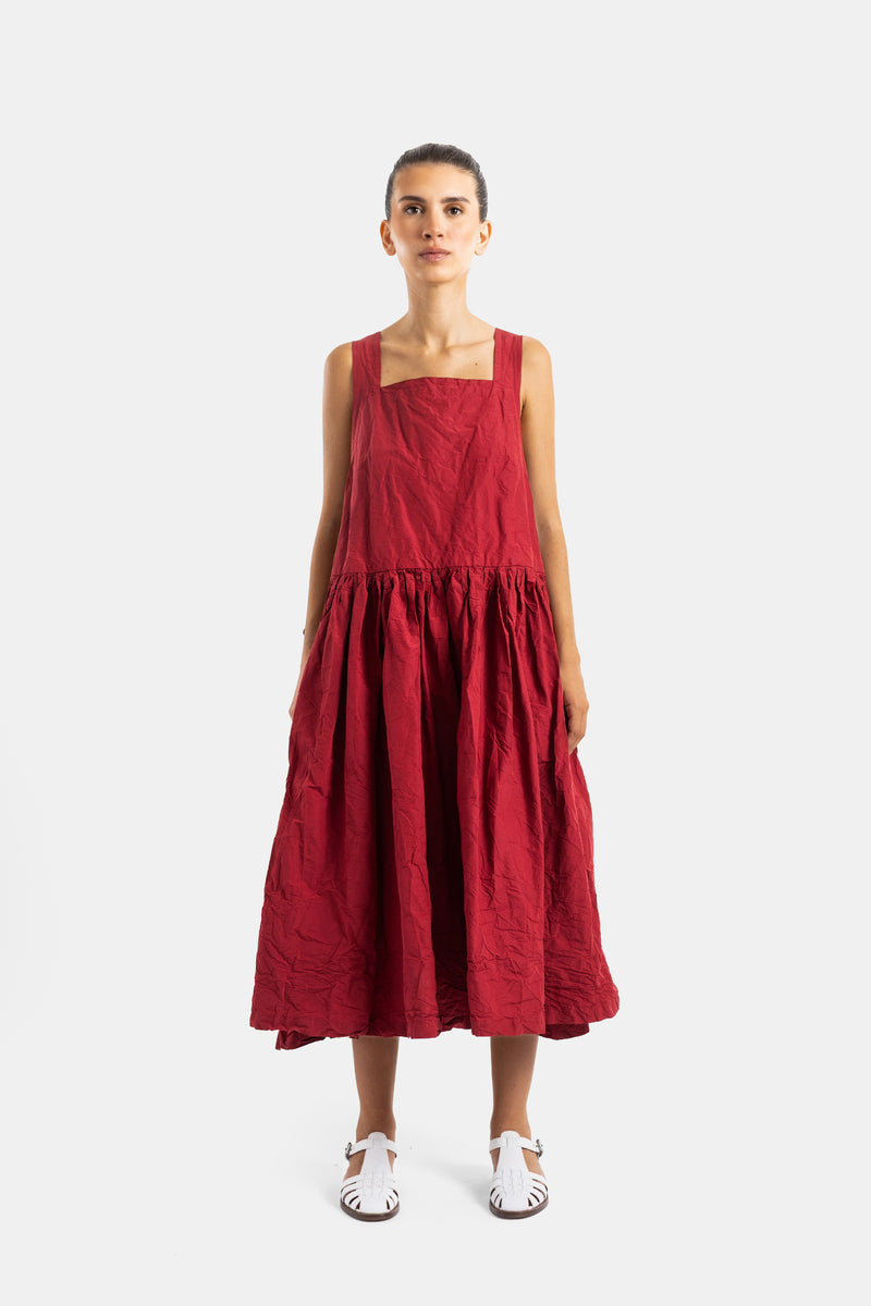 Casey Casey robe Nina coupe empire ample à bretelles larges col carré en coton froissé rouge
