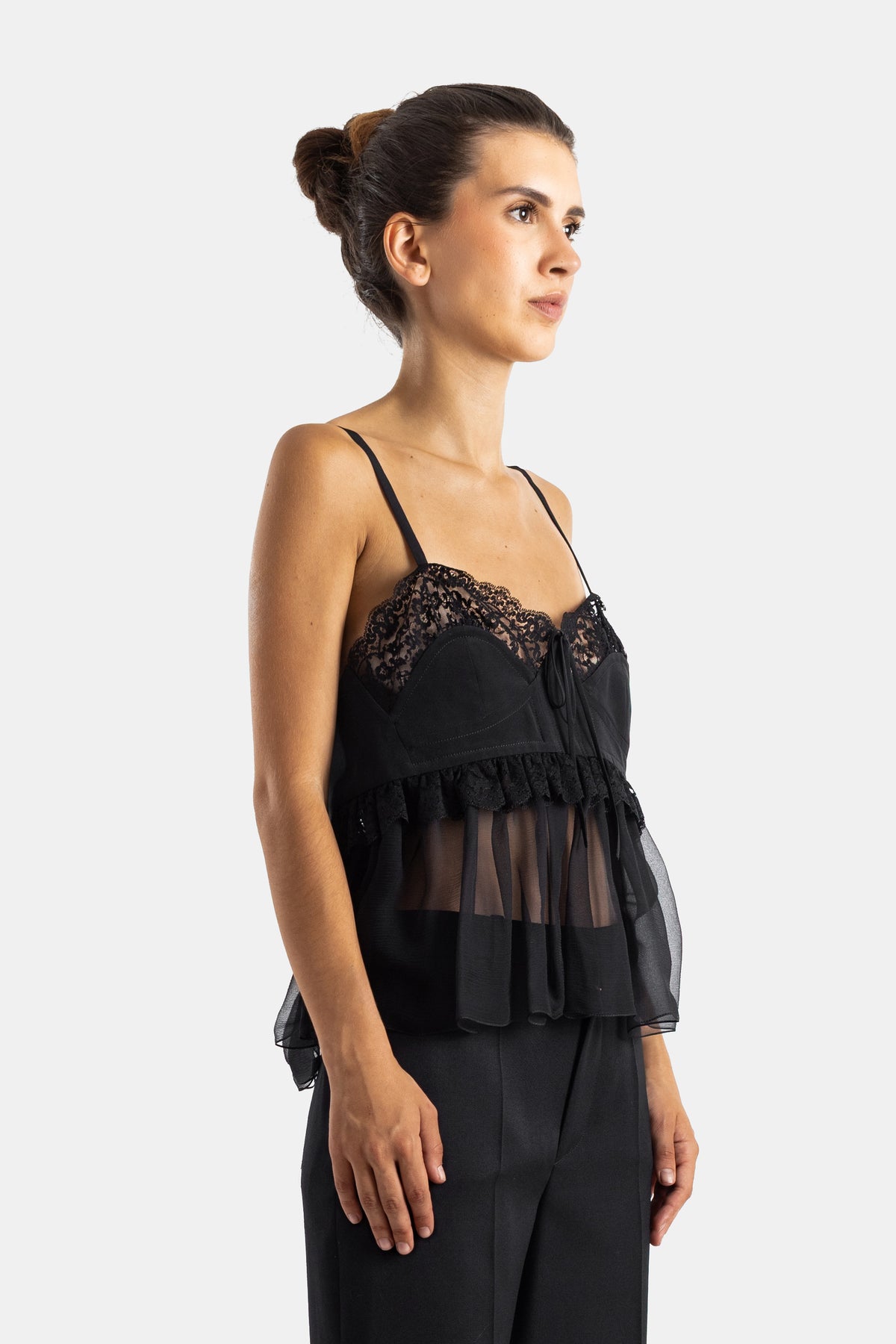 Chloé top corseté noir vue de profil, empiècement dentelle transparente et jupe en tulle fluide