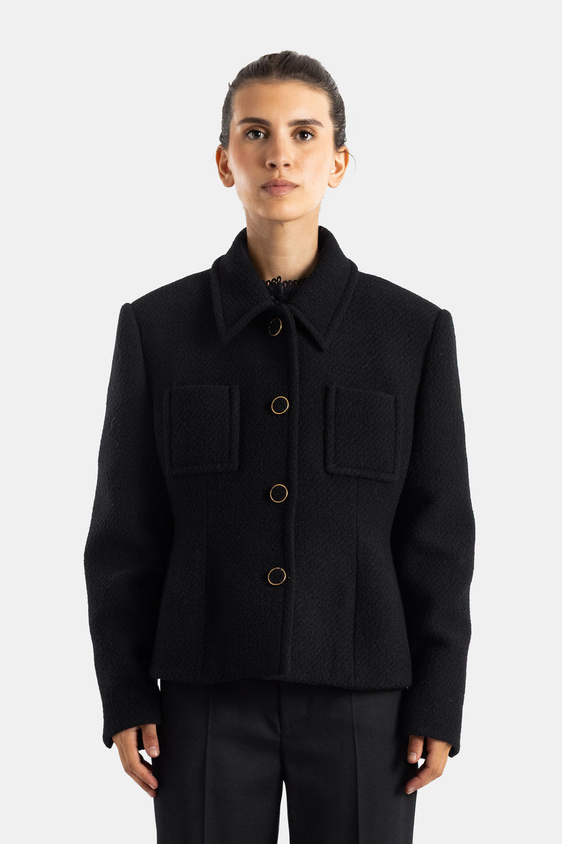 Chloé veste courte bouclette laine noire col chemise épaules structurées boutons dorés coupe ajustée femme
