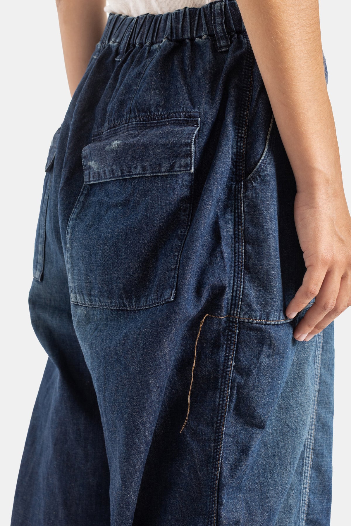 Cottle jean utilitaire femme détail poche arrière patch denim 8oz indigo délavé et ceinture élastique froncée
